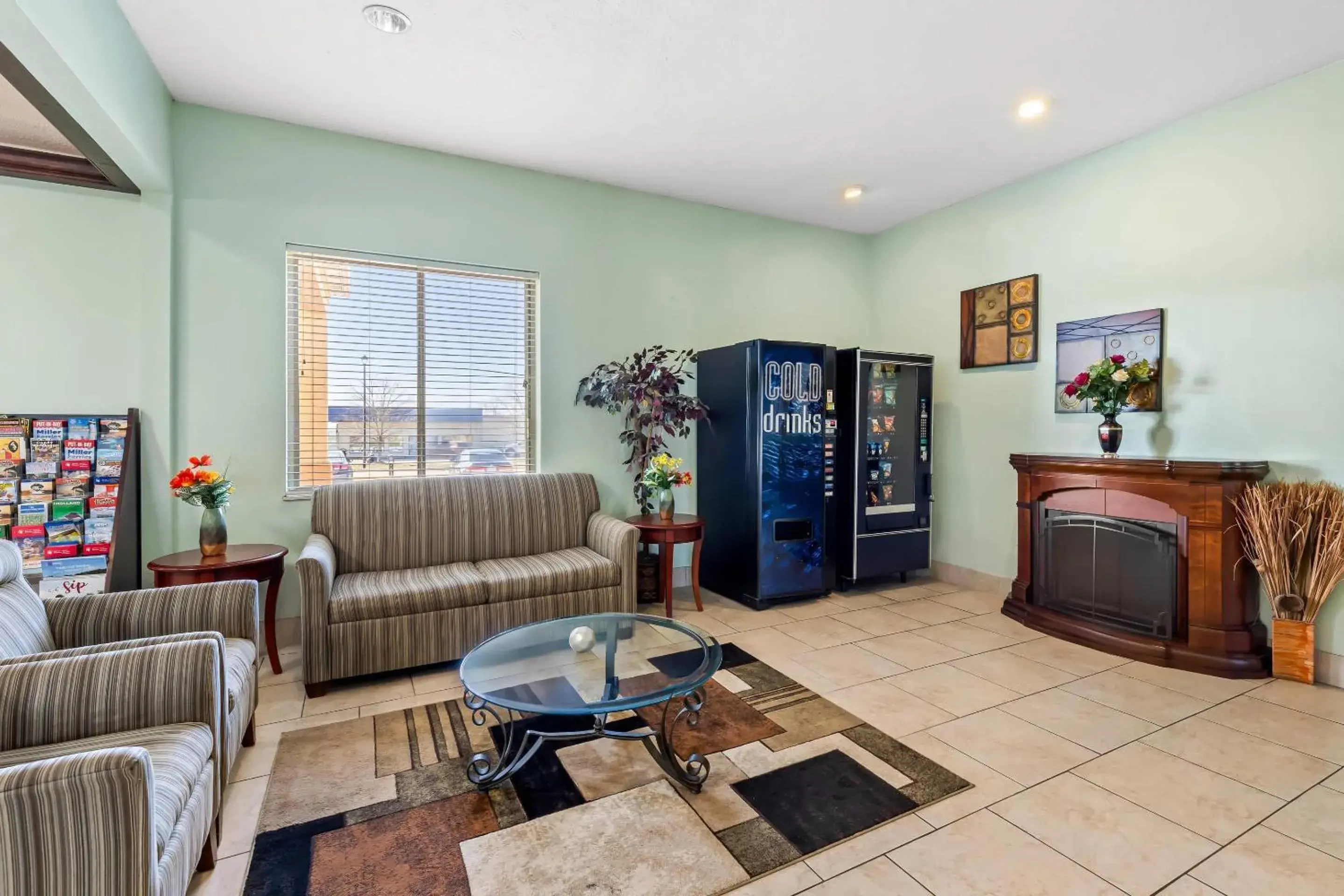 Lobby or reception in Quality Inn & Suites Seville Lobby or reception in Quality Inn & Suites Seville