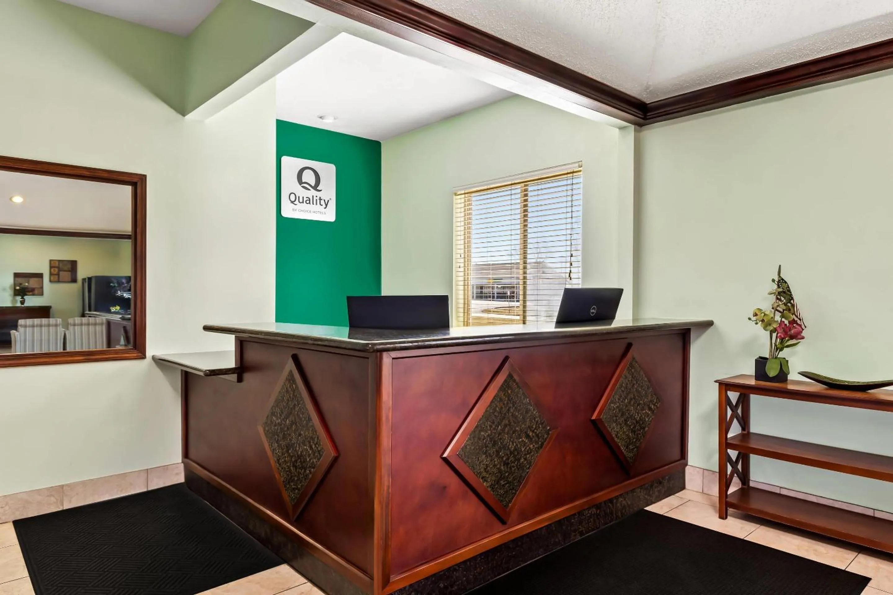 Lobby or reception in Quality Inn & Suites