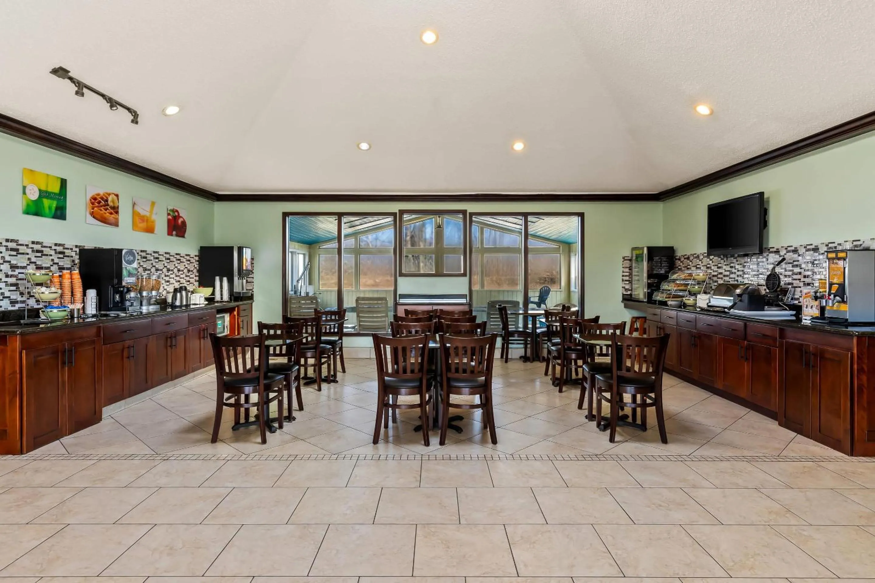 Breakfast in Quality Inn & Suites