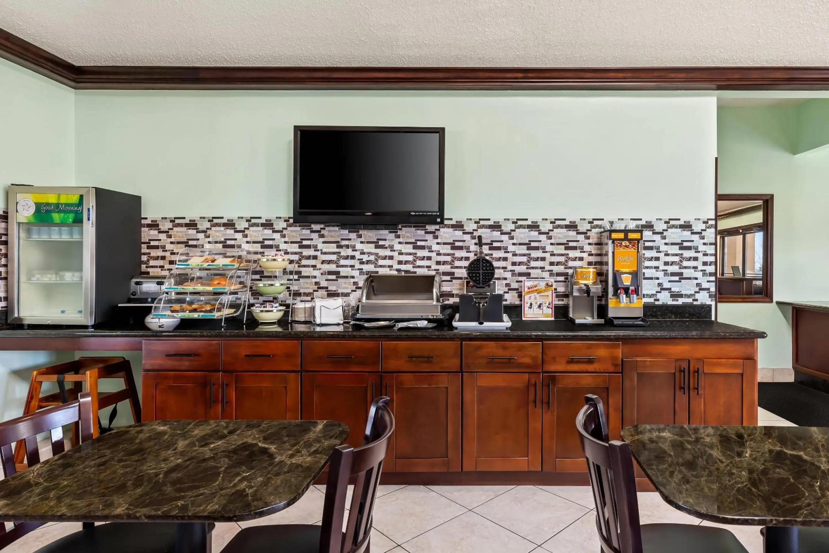 Breakfast in Quality Inn & Suites