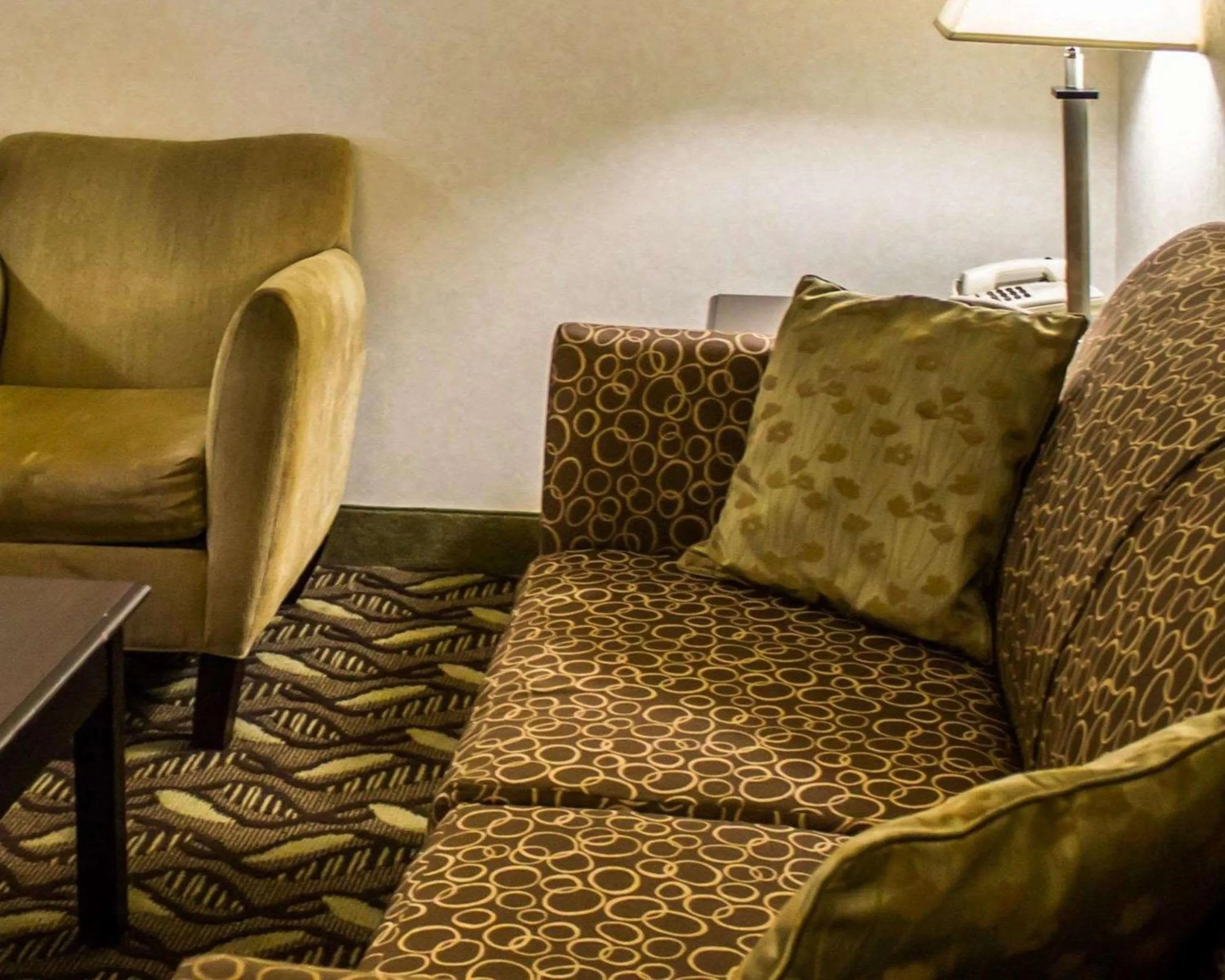 Photo of the whole room, Seating Area in Quality Inn & Suites Mansfield