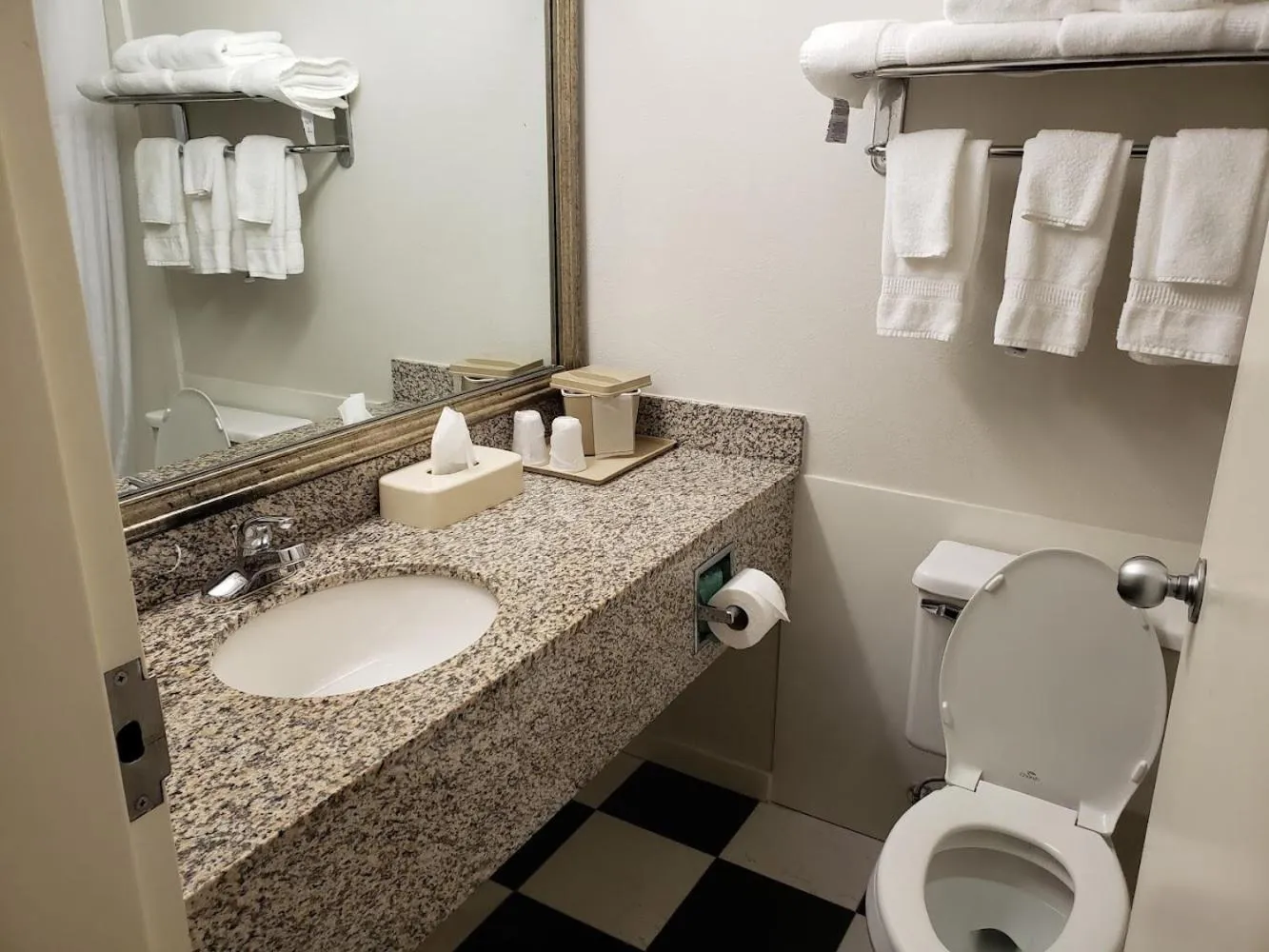 Bathroom in Comfort Inn Sandusky