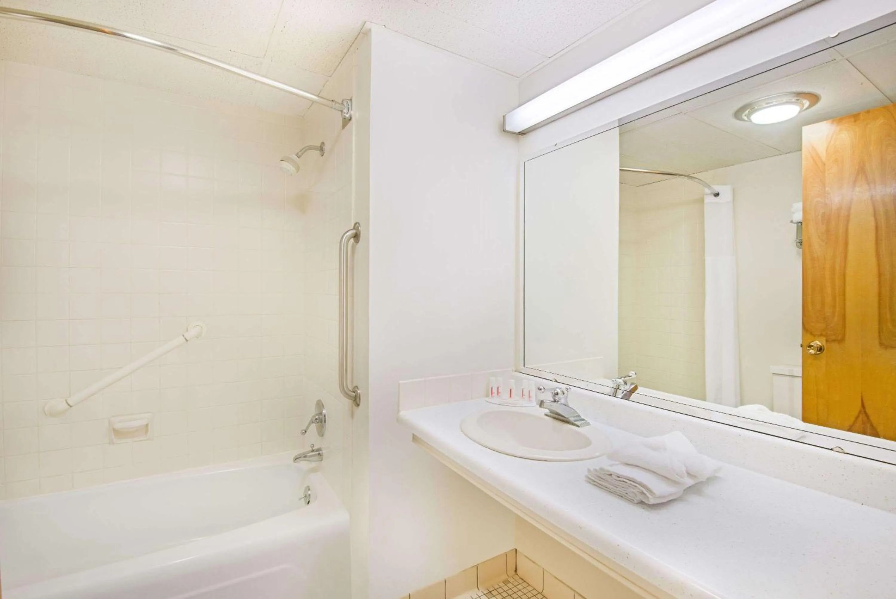 Bathroom in Baymont by Wyndham Sandusky