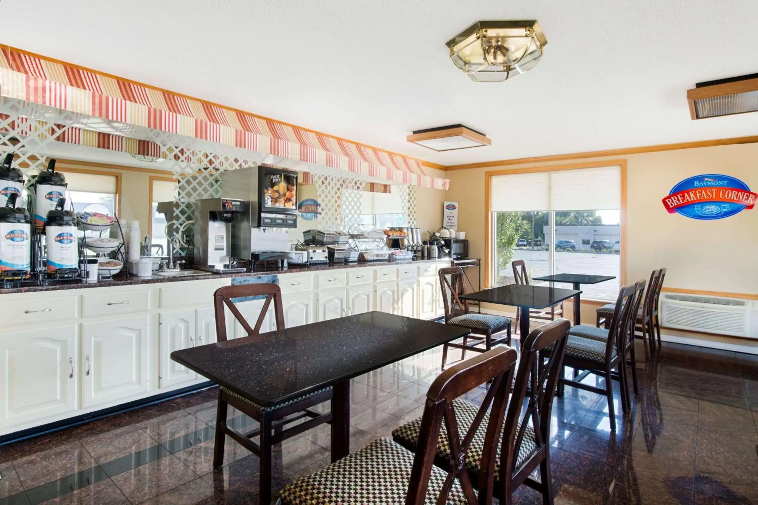 Restaurant/places to eat in Baymont by Wyndham Sandusky Restaurant/places to eat in Baymont by Wyndham Sandusky