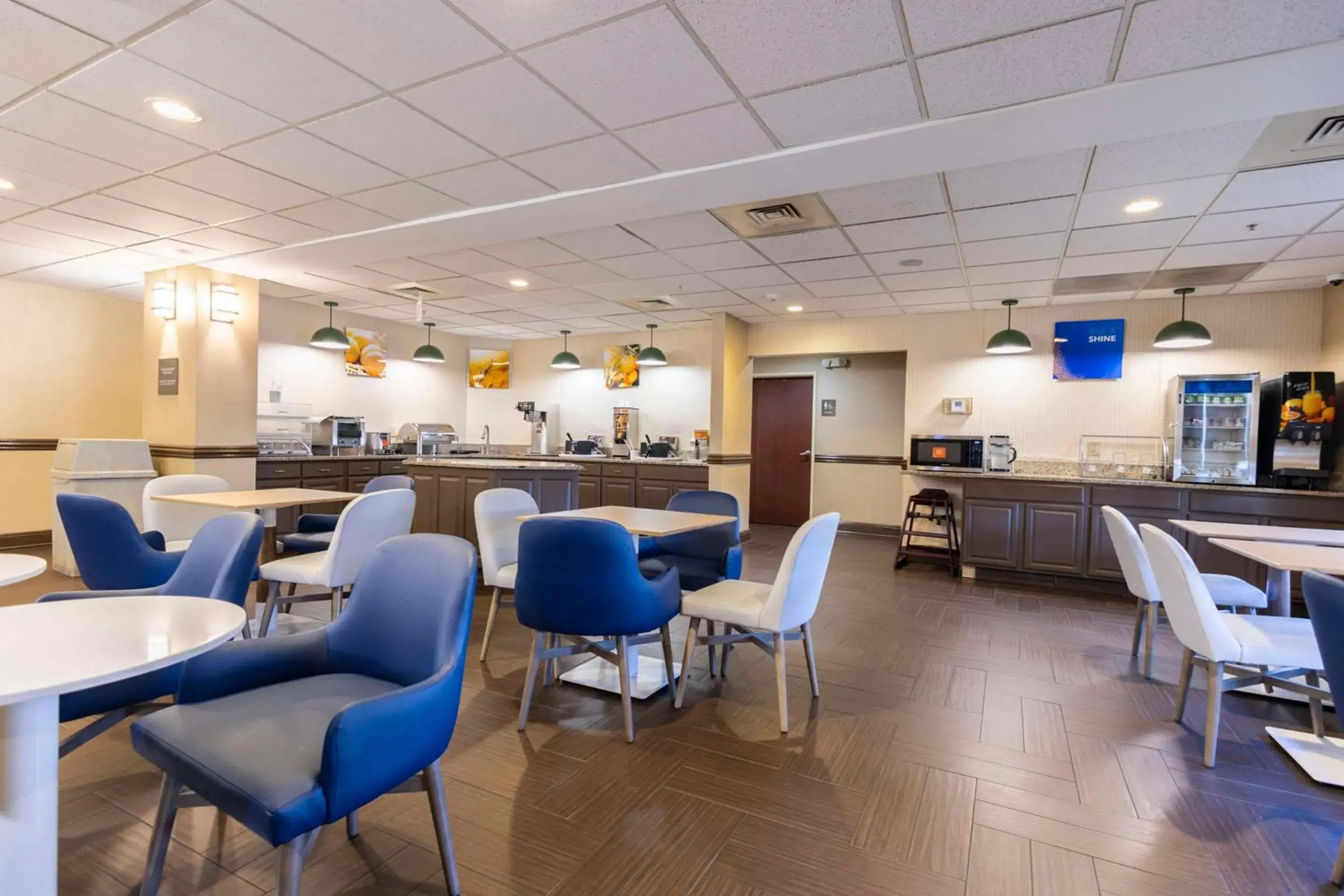 Breakfast in Comfort Suites Breakfast in Comfort Suites