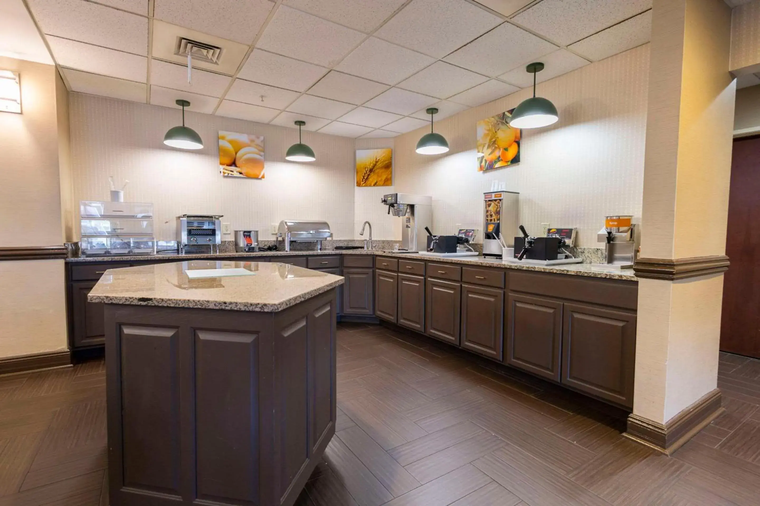 Breakfast in Comfort Suites Breakfast in Comfort Suites