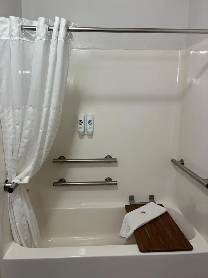 Comfort Inn & Suites Dayton Northwest - Englewood