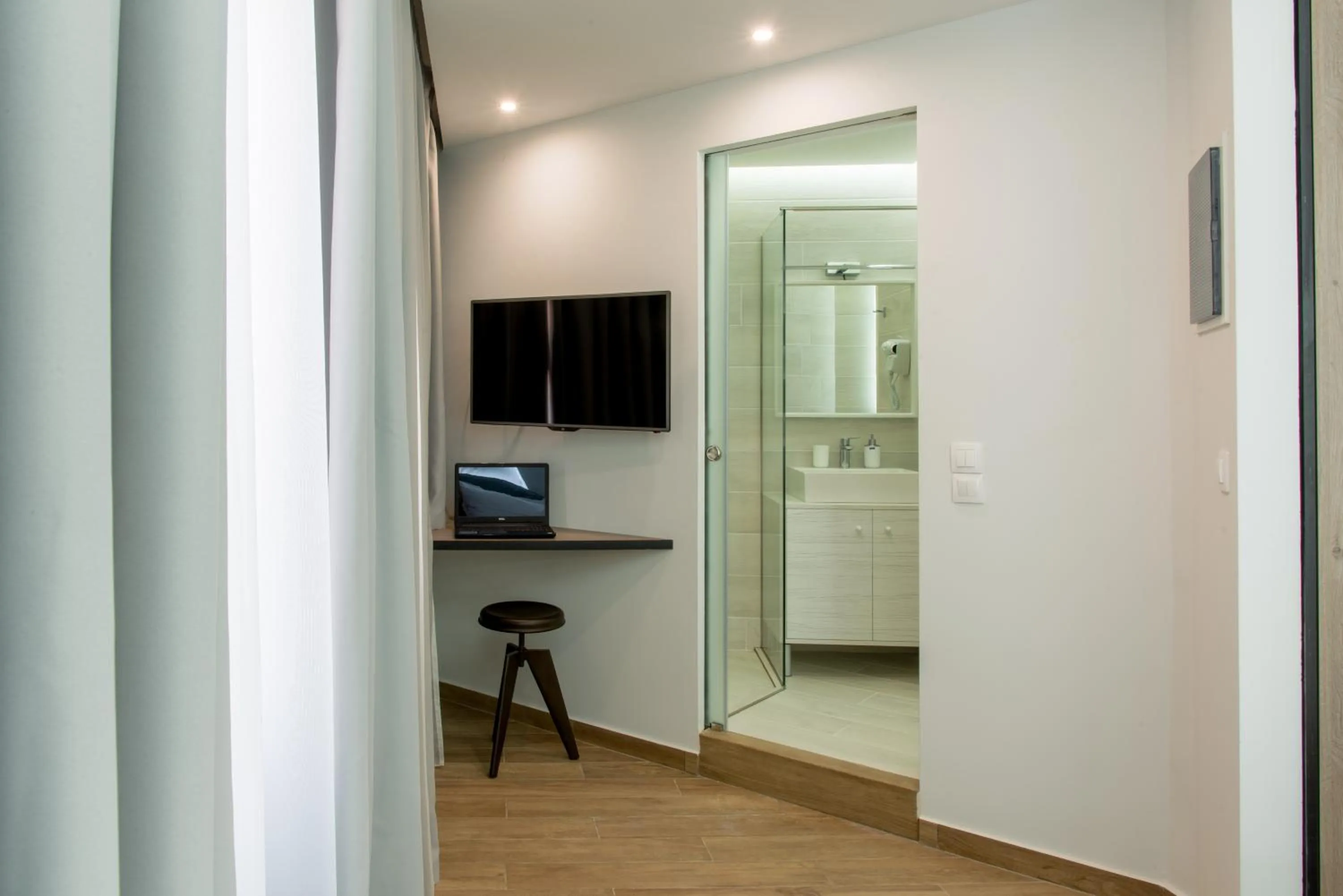 Shower in My Athens Place