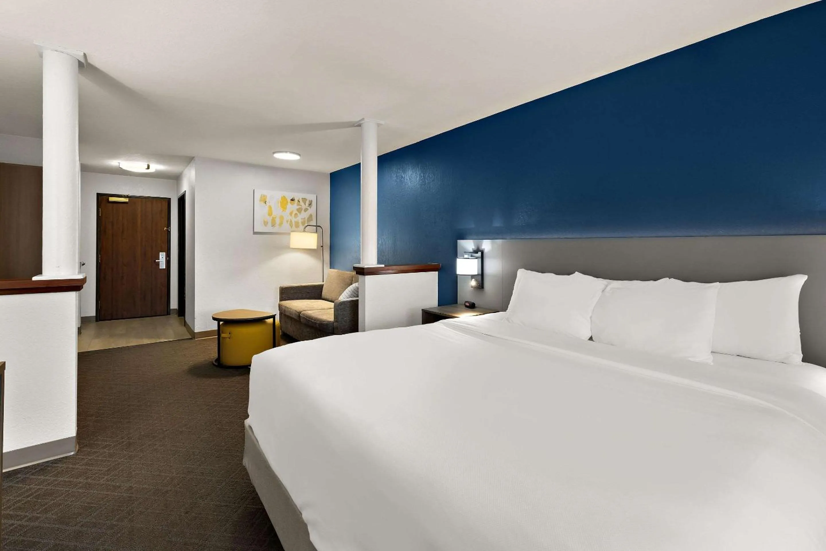 Bedroom, Bed in Comfort Inn & Suites Fremont