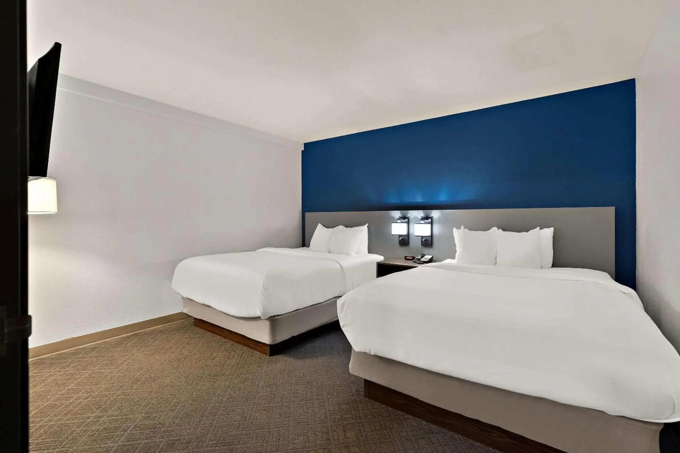 Queen Room with Two Queen Beds - Non-Smoking in Comfort Inn & Suites Queen Room with Two Queen Beds - Non-Smoking in Comfort Inn & Suites