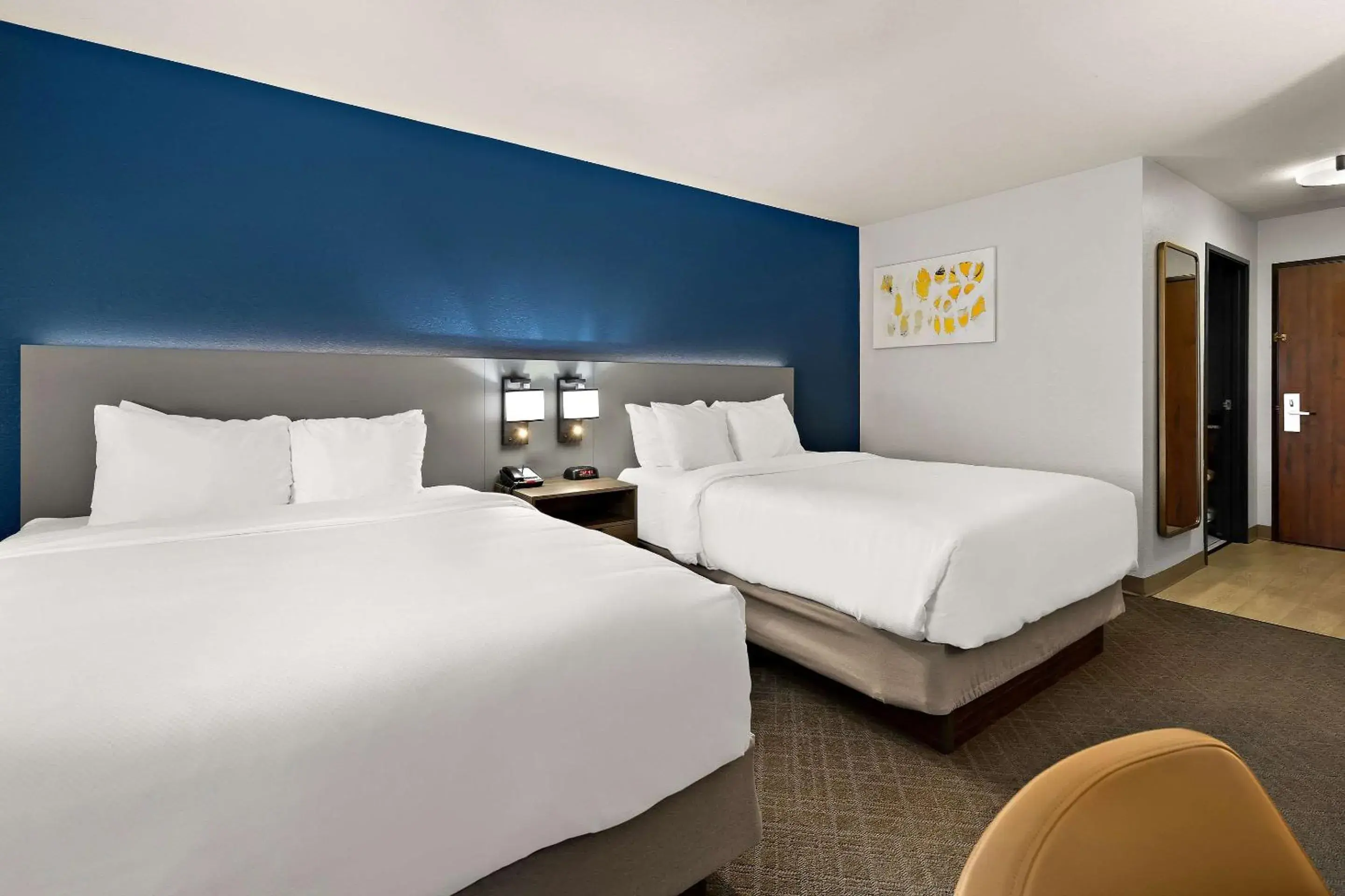 Bedroom, Bed in Comfort Inn & Suites Bedroom, Bed in Comfort Inn & Suites