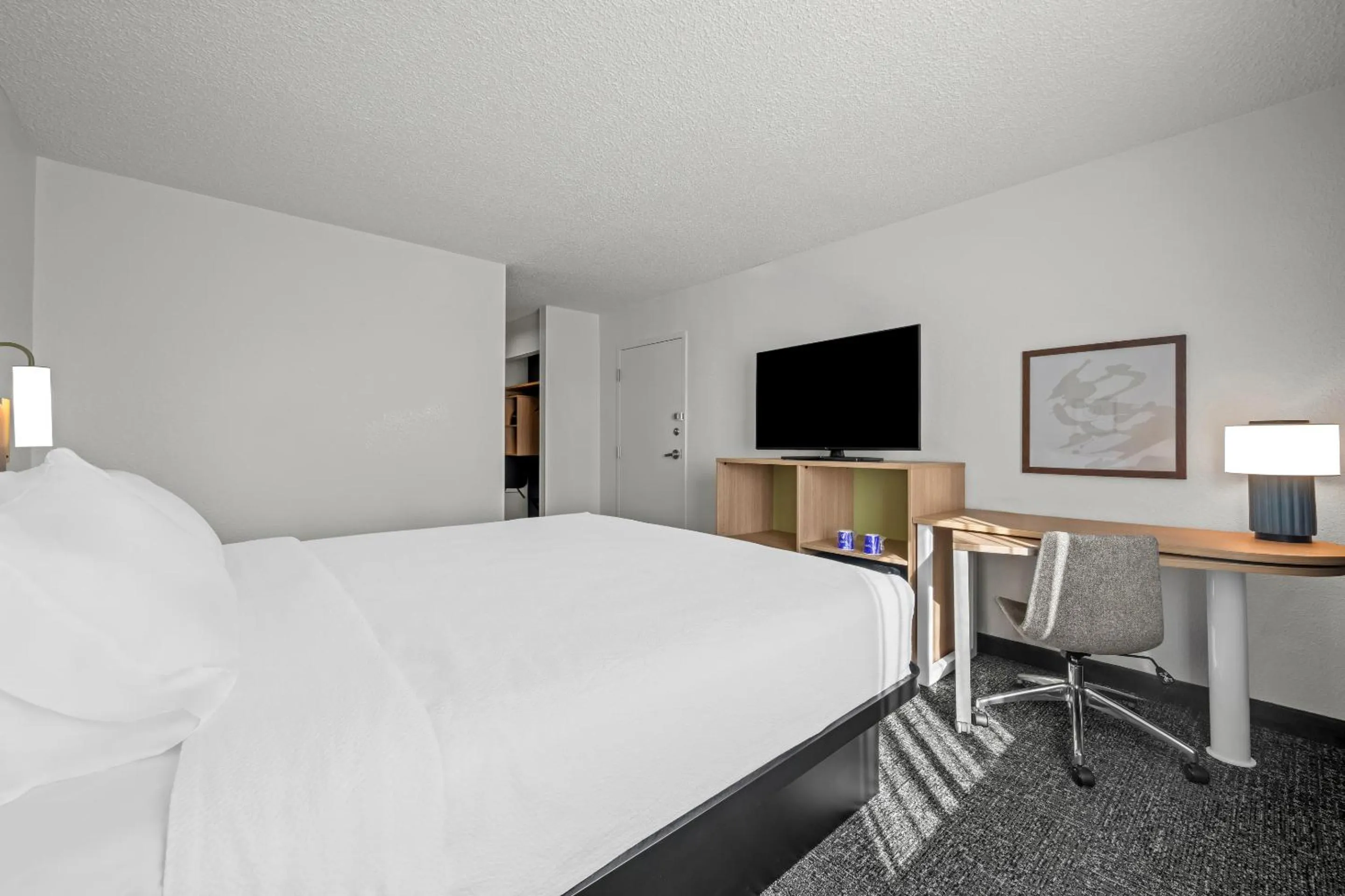 Bedroom, Bed in Spark By Hilton Cleveland Beachwood