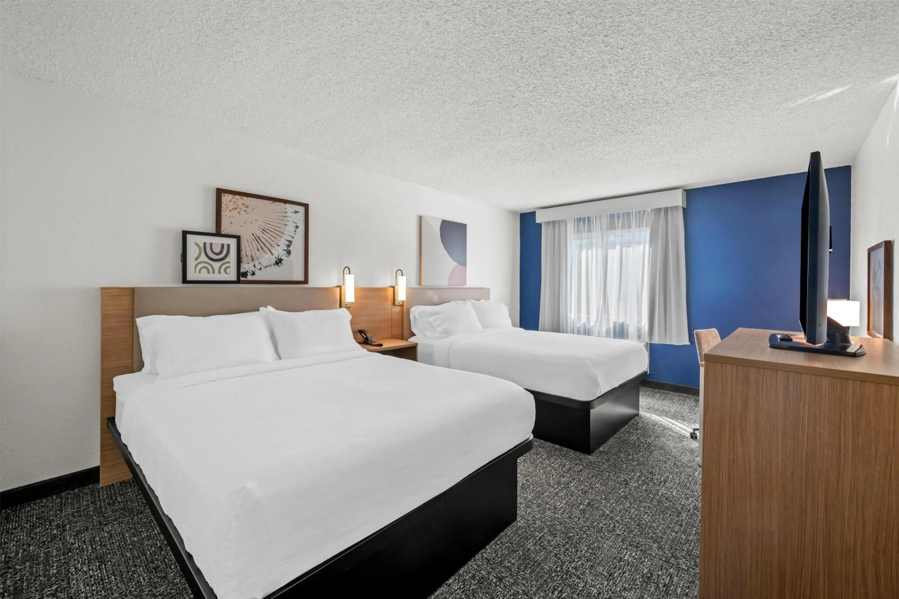 Bed in Spark By Hilton Cleveland Beachwood