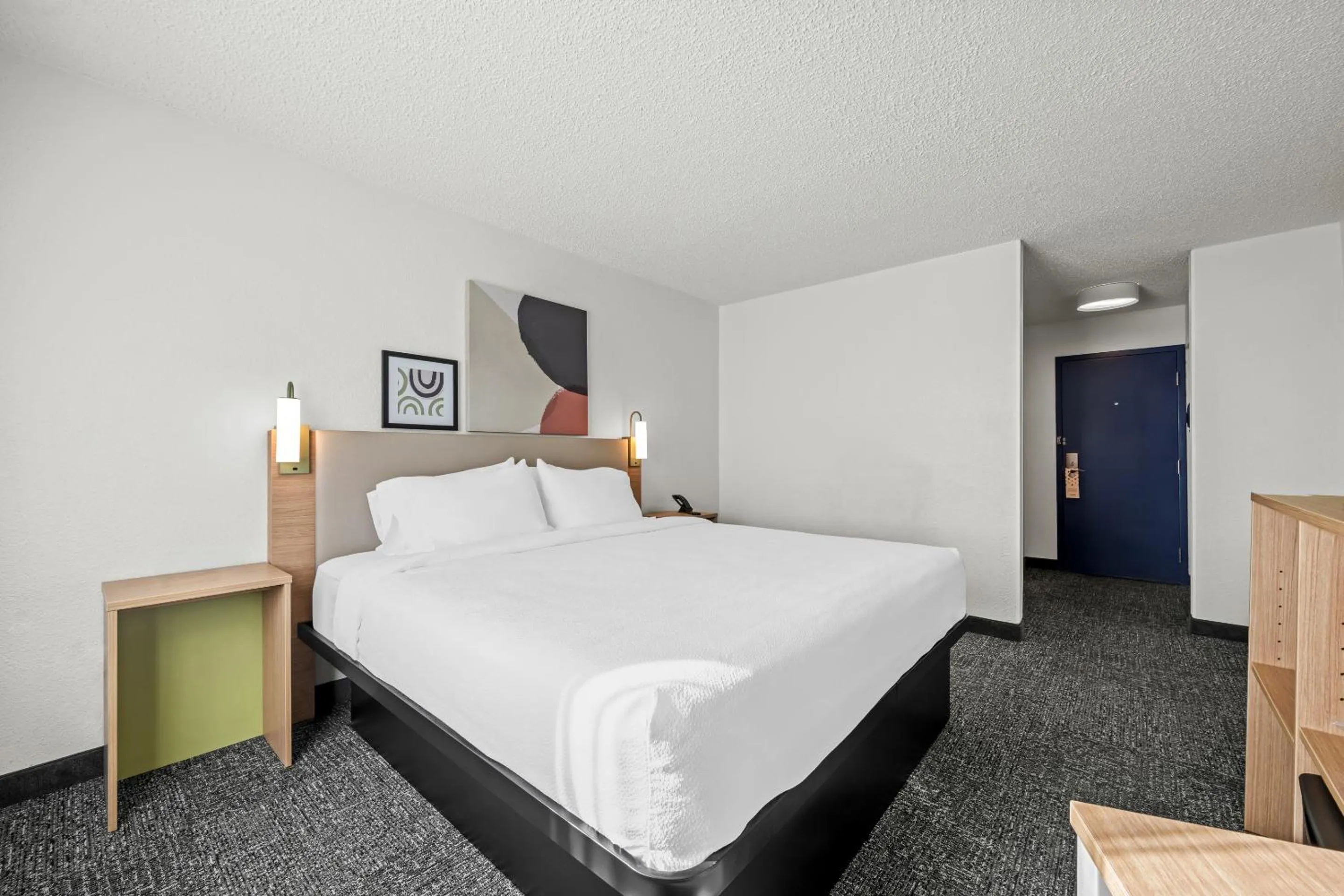Bedroom, Bed in Spark By Hilton Cleveland Beachwood