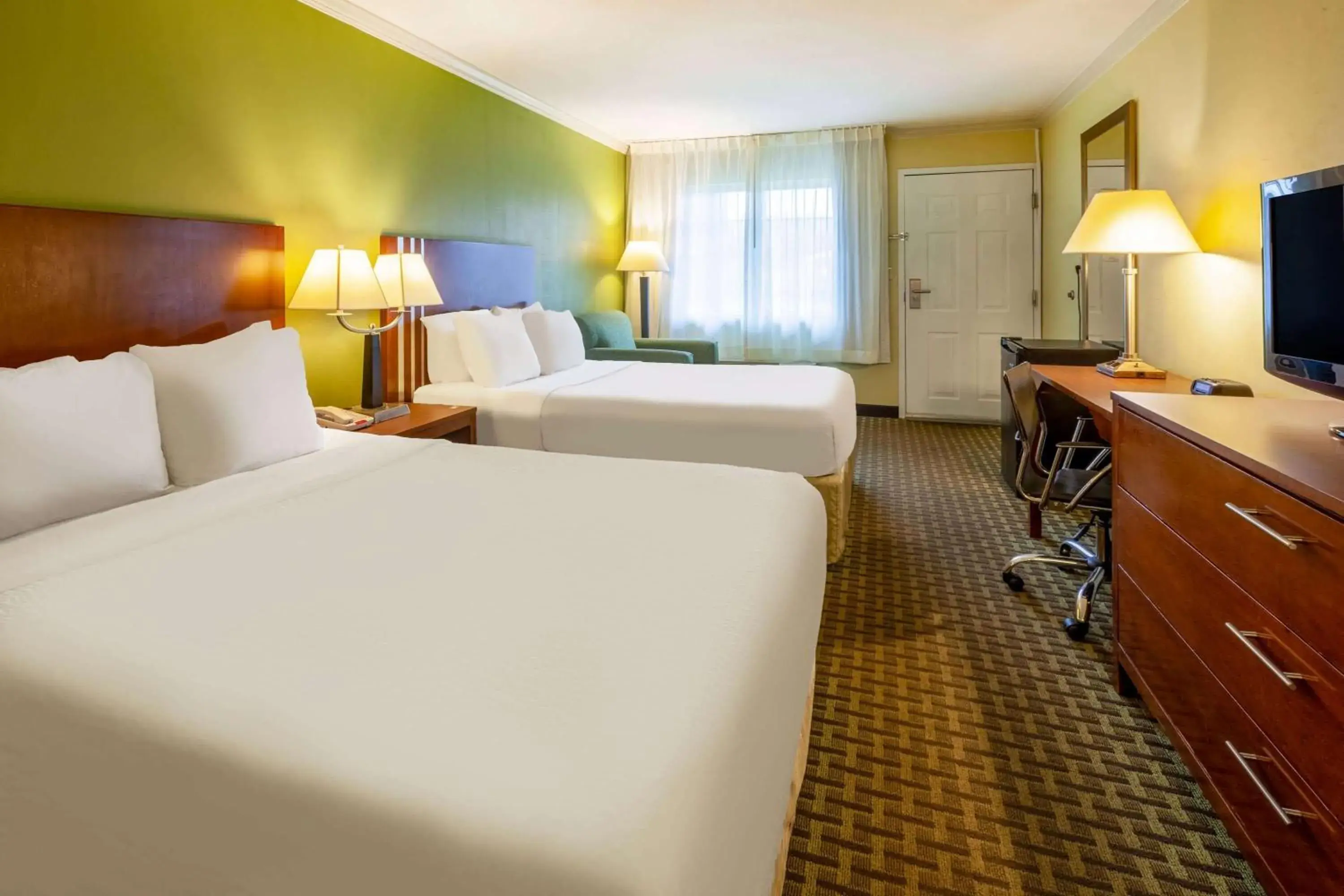 Bedroom, Bed in Days Inn by Wyndham Austintown Bedroom, Bed in Days Inn by Wyndham Austintown