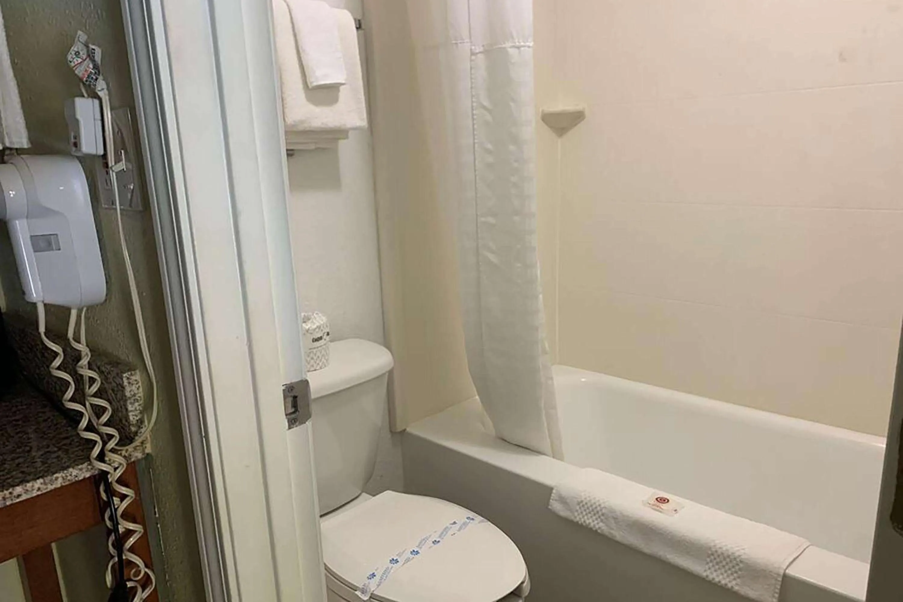 Bathroom in Days Inn by Wyndham Austintown