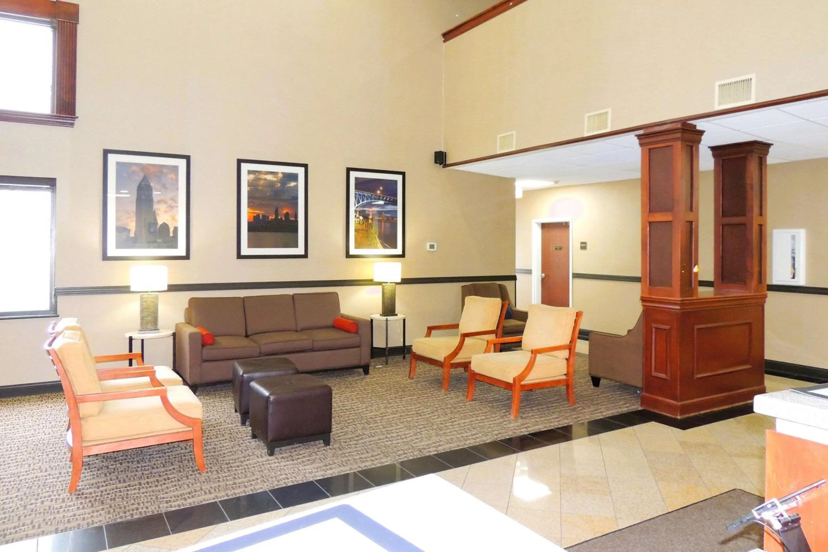 Lobby or reception in Comfort Suites Twinsburg