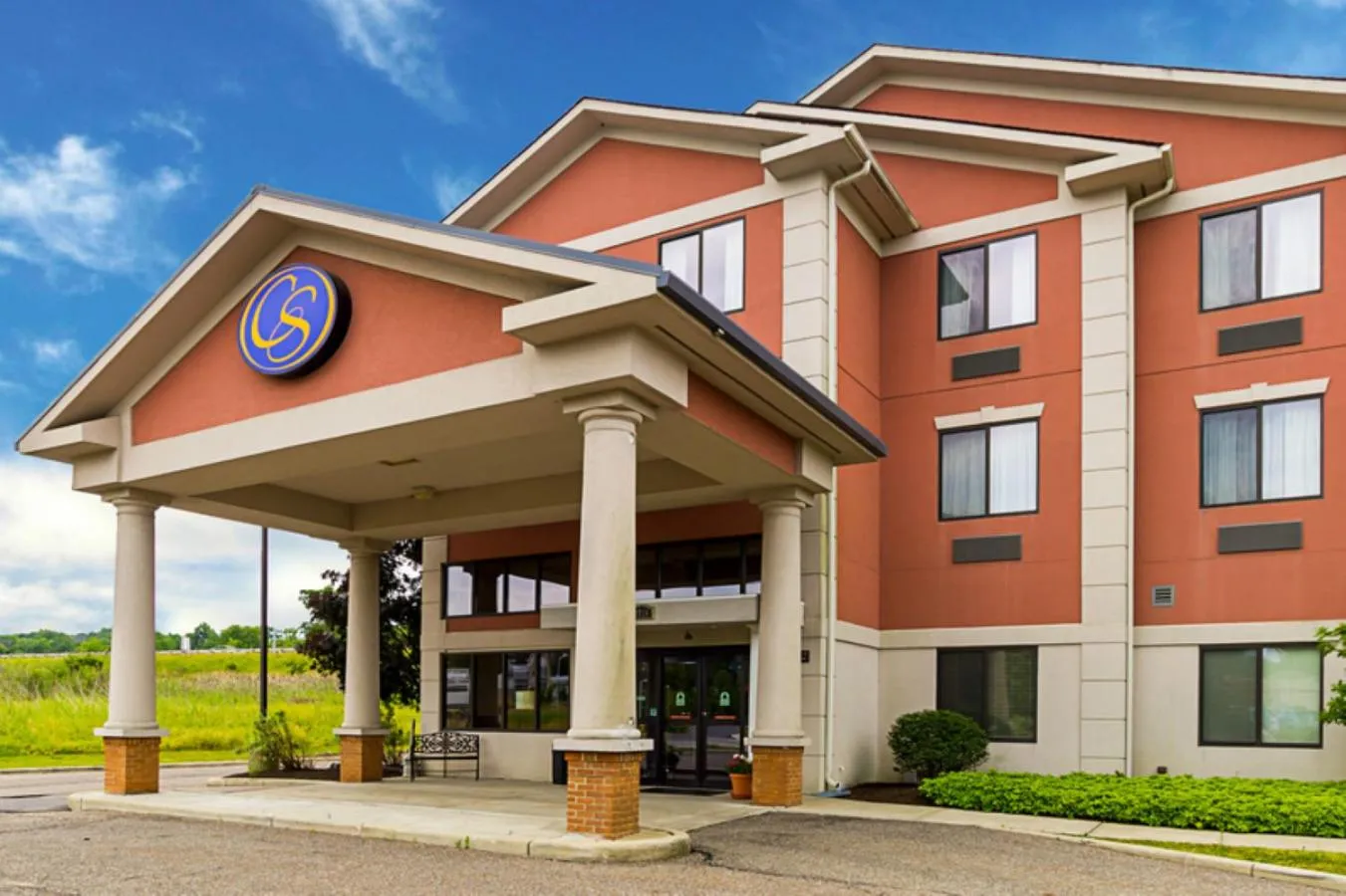 Property building in Comfort Suites Twinsburg