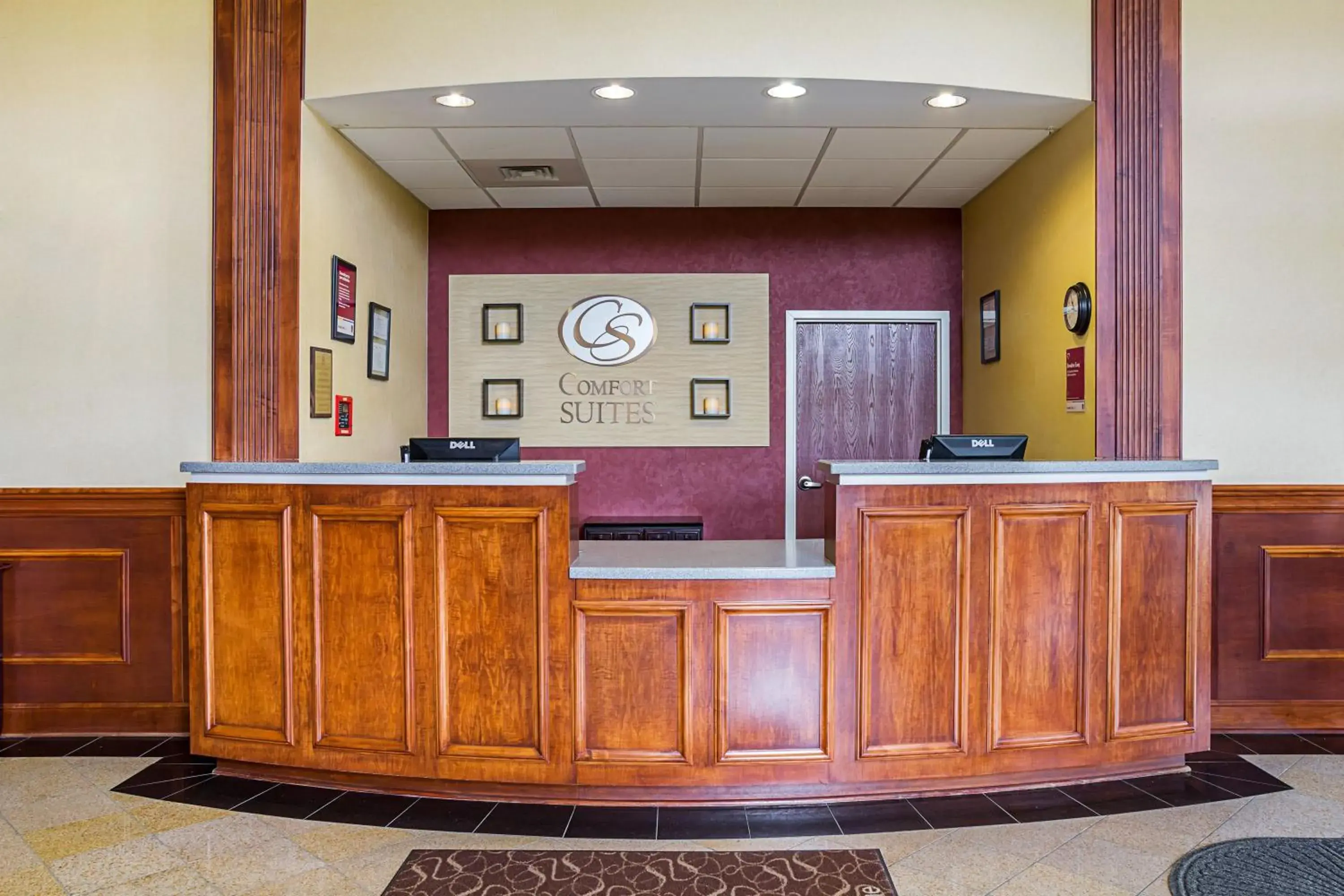 Lobby or reception in Comfort Suites Twinsburg Lobby or reception in Comfort Suites Twinsburg