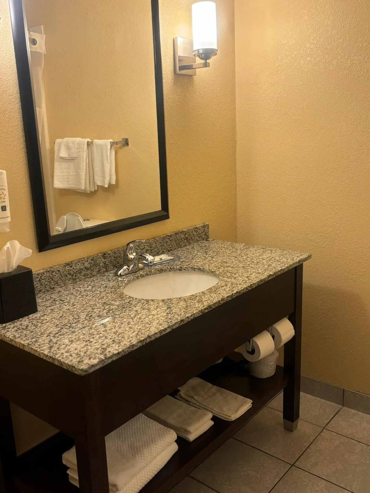Bathroom in Quality Inn & Suites Bellville - Mansfield