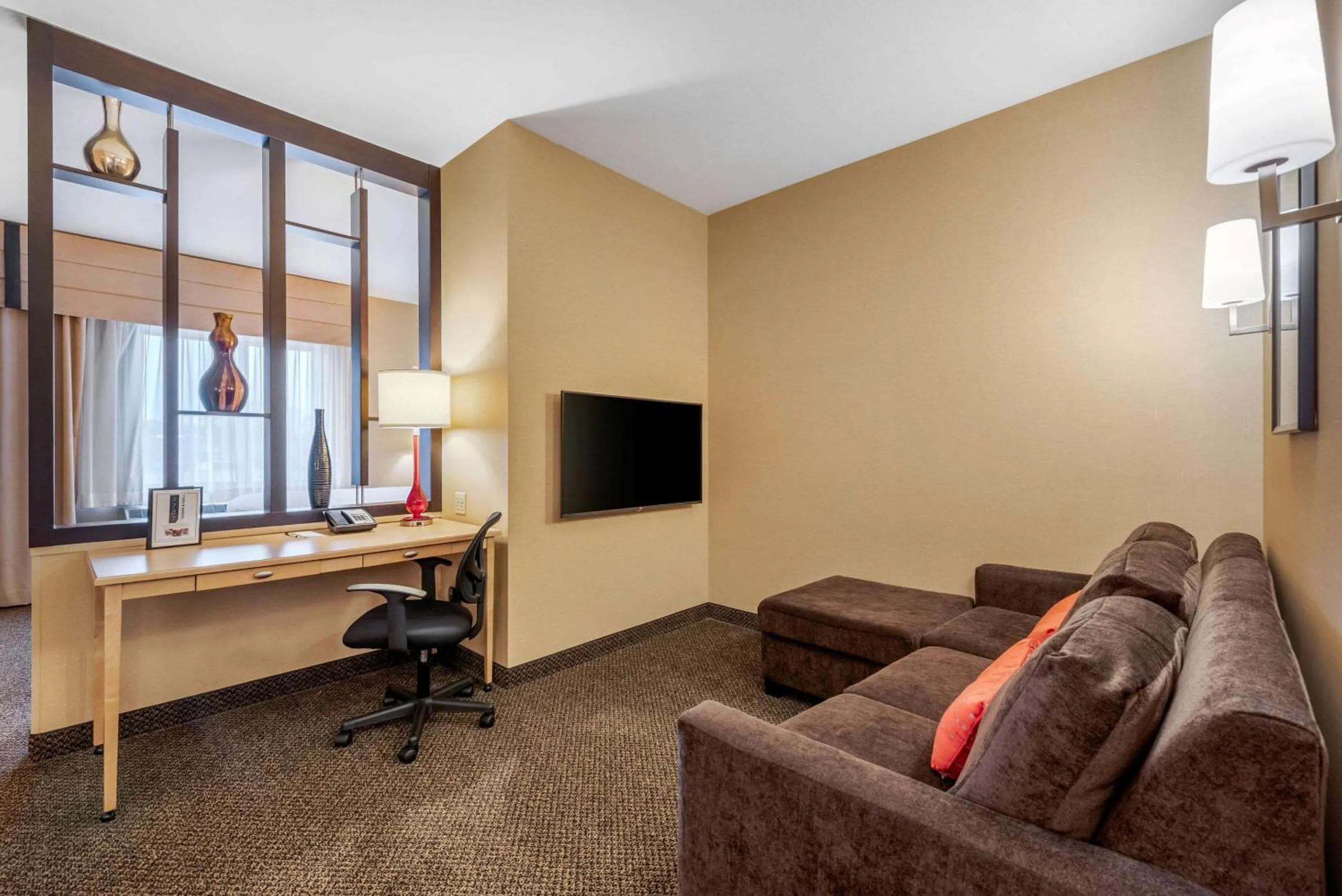 King Suite with Sofa Bed - Non-Smoking in Cambria Hotel Akron - Canton Airport
