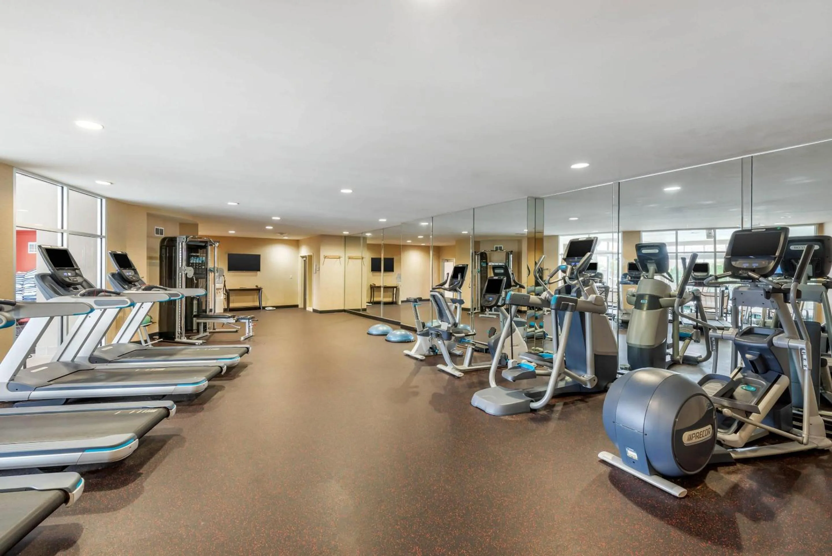 Fitness centre/facilities in Cambria Hotel Akron - Canton Airport