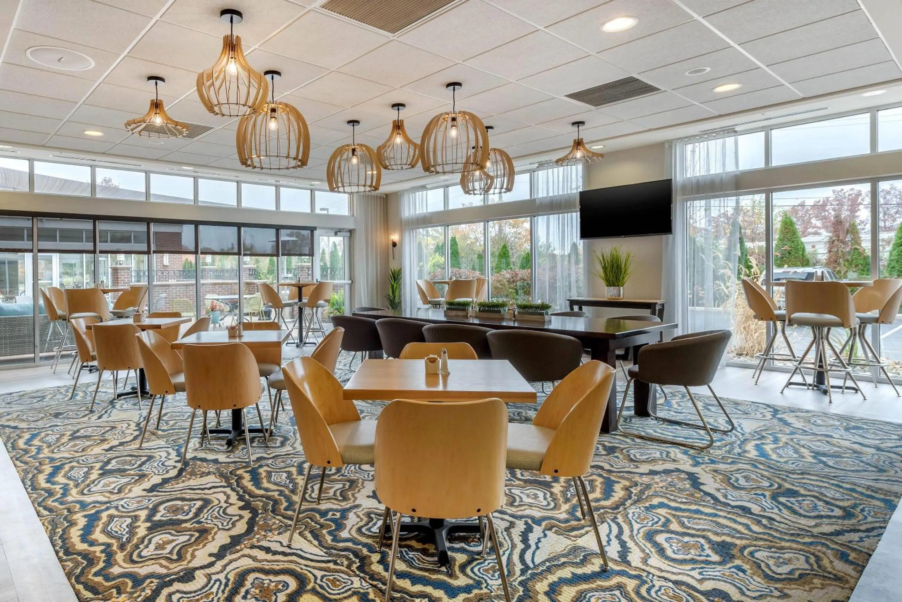 Restaurant/places to eat in Cambria Hotel Akron - Canton Airport