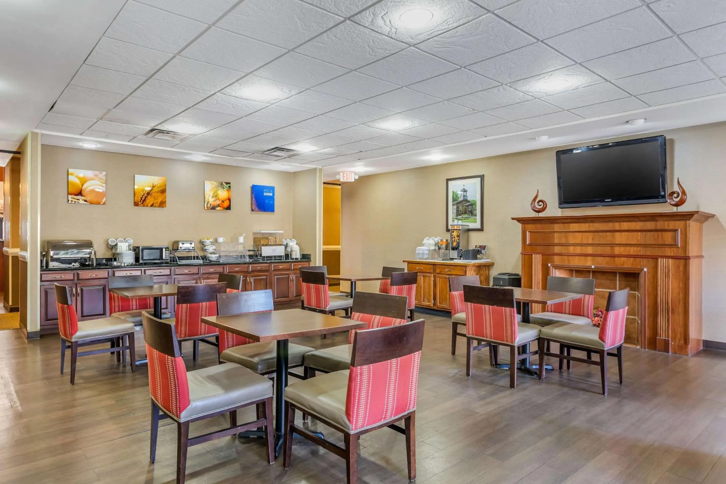 Breakfast in Comfort Suites South Point - Huntington