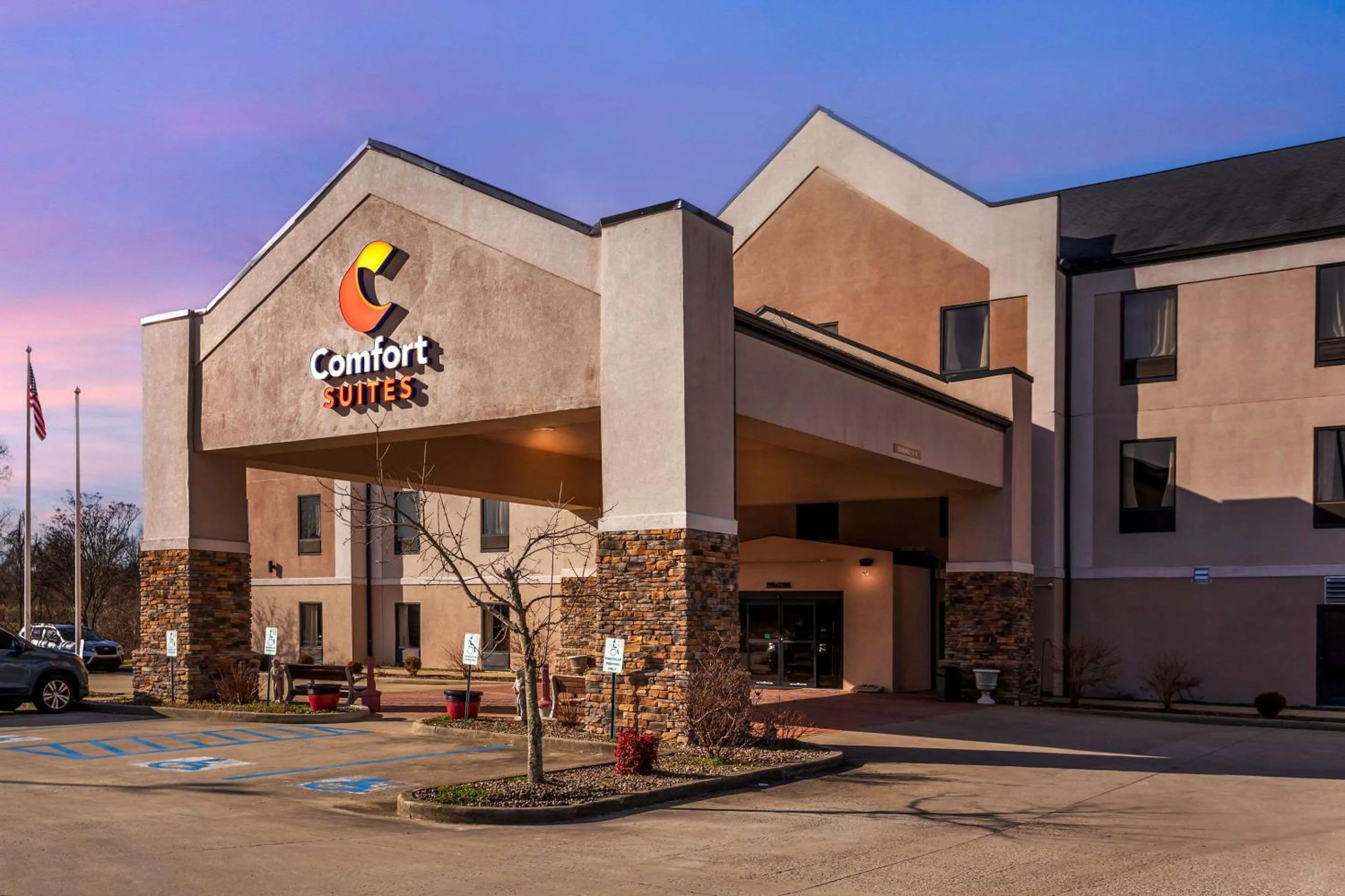 Property building in Comfort Suites South Point - Huntington