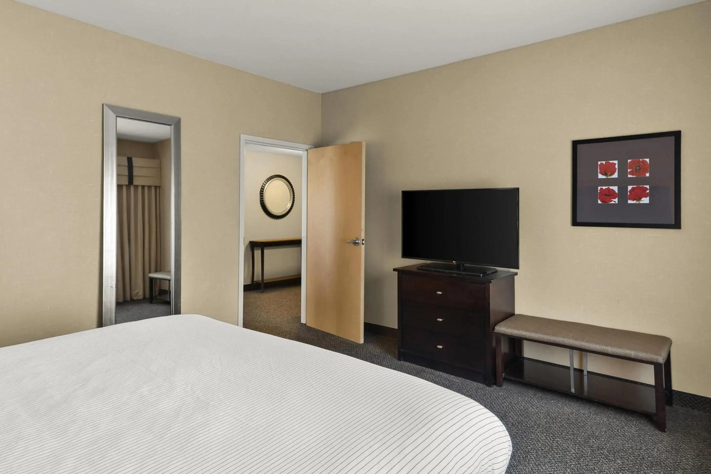 Bedroom, Bed in Cambria Hotel Columbus - Polaris