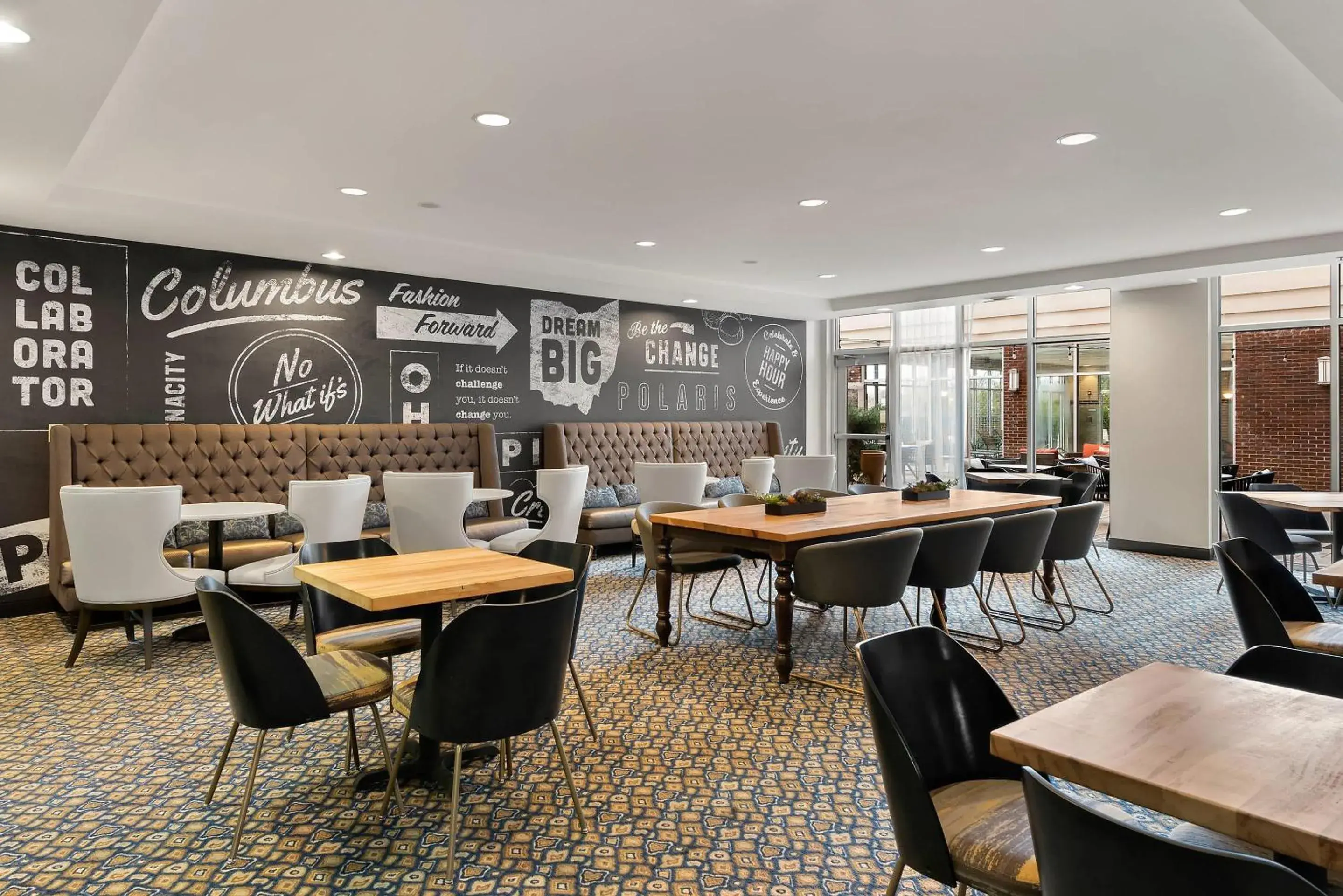 Lounge or bar in Cambria Hotel Columbus - Polaris Lounge or bar in Cambria Hotel Columbus - Polaris