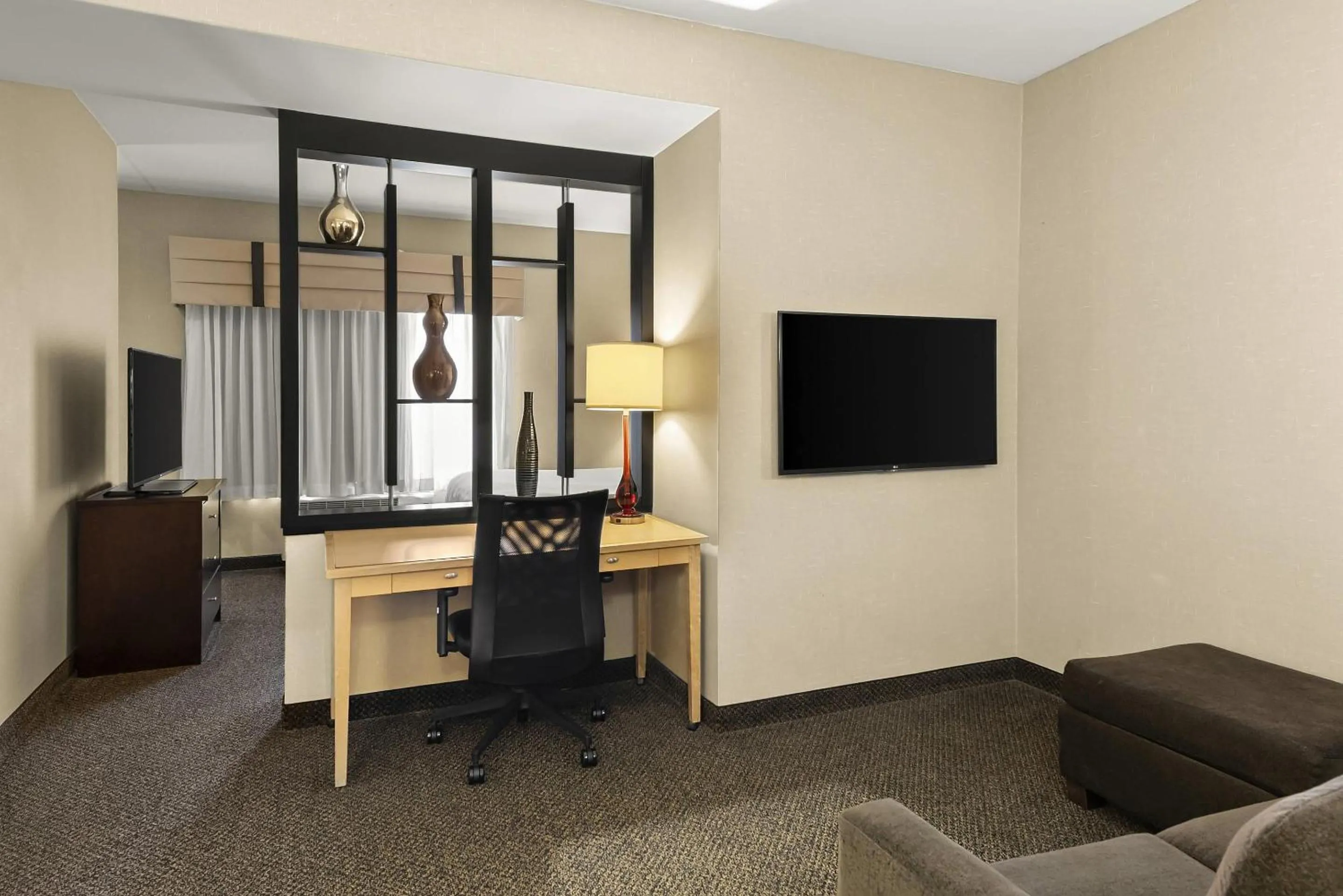 Bedroom in Cambria Hotel Columbus - Polaris