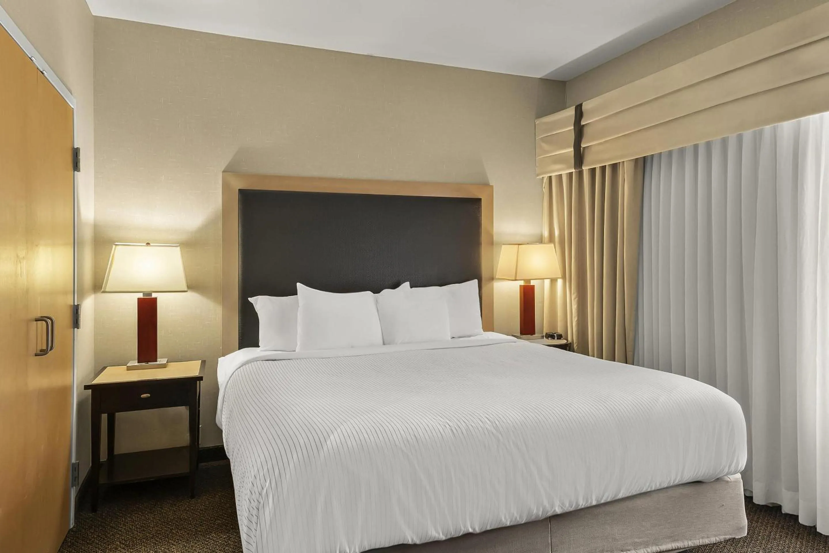 Bedroom, Bed in Cambria Hotel Columbus - Polaris