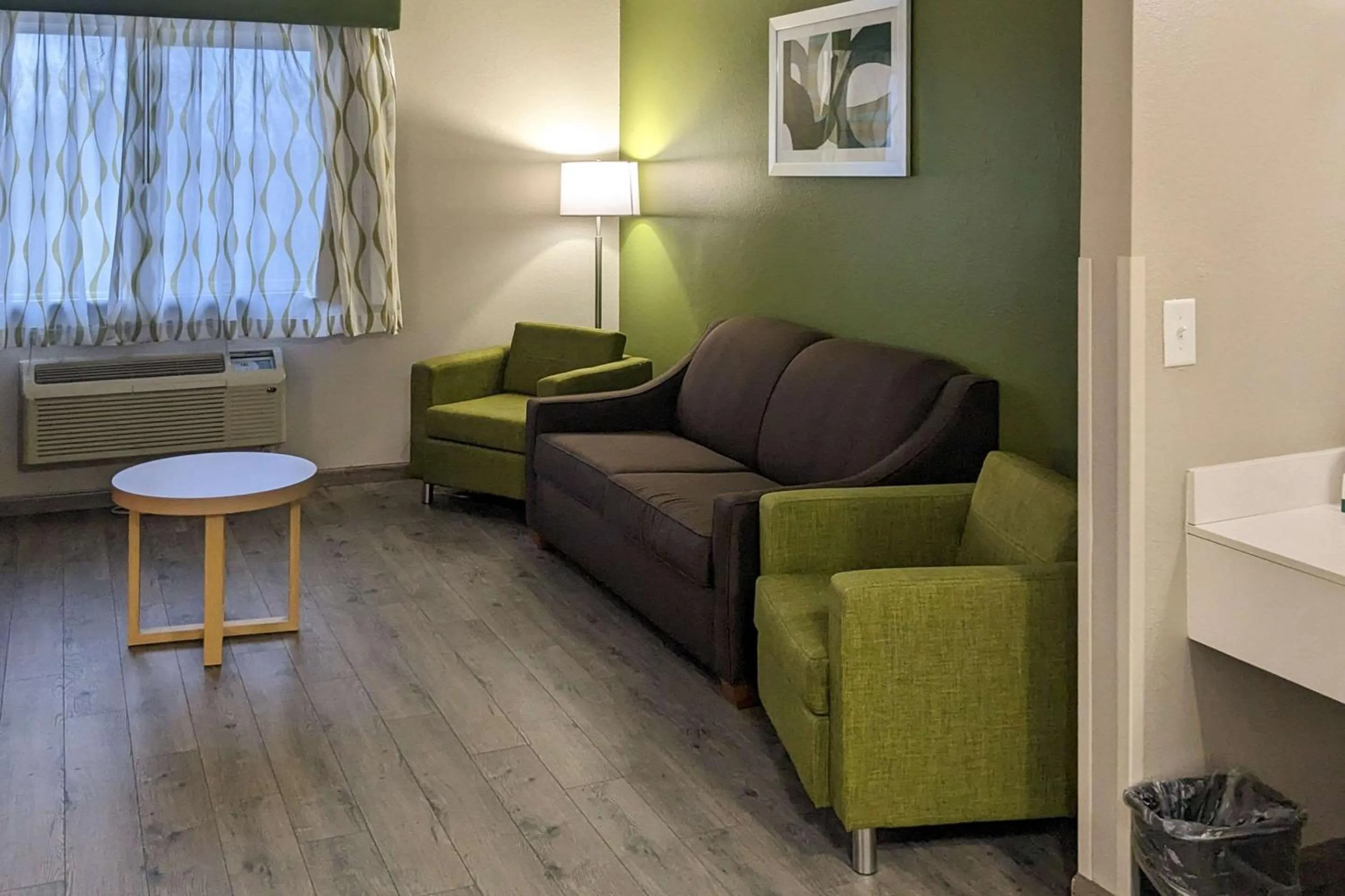 Bedroom in Quality Inn & Suites Delaware South