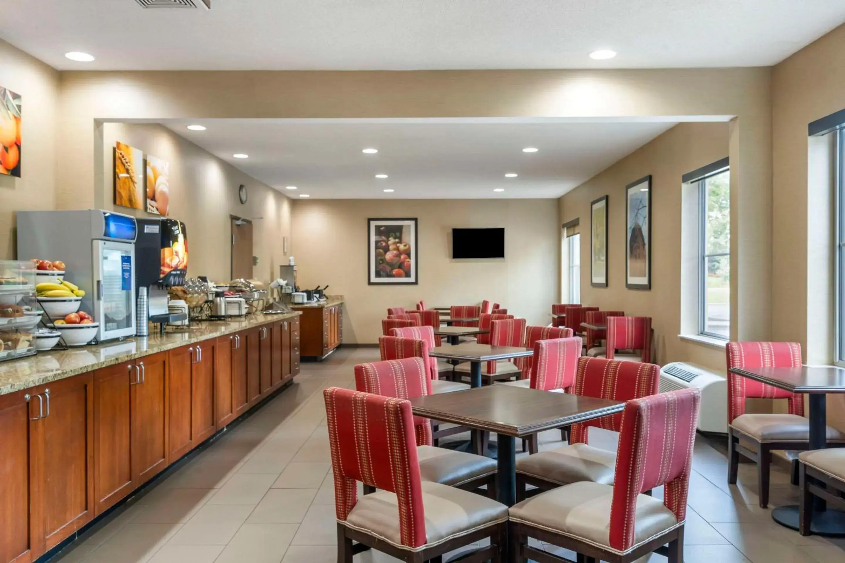 Breakfast in Comfort Inn North-Polaris Breakfast in Comfort Inn North-Polaris