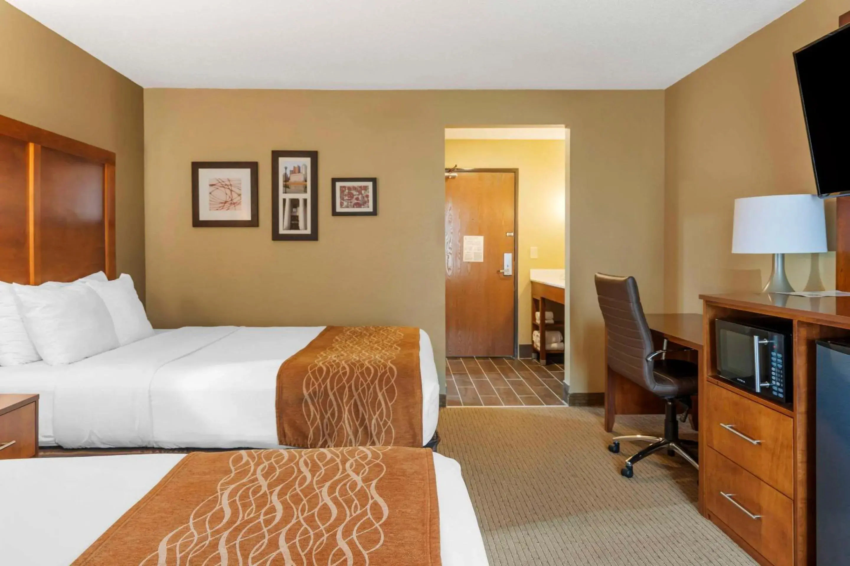 Bedroom, Bed in Comfort Inn North-Polaris Bedroom, Bed in Comfort Inn North-Polaris