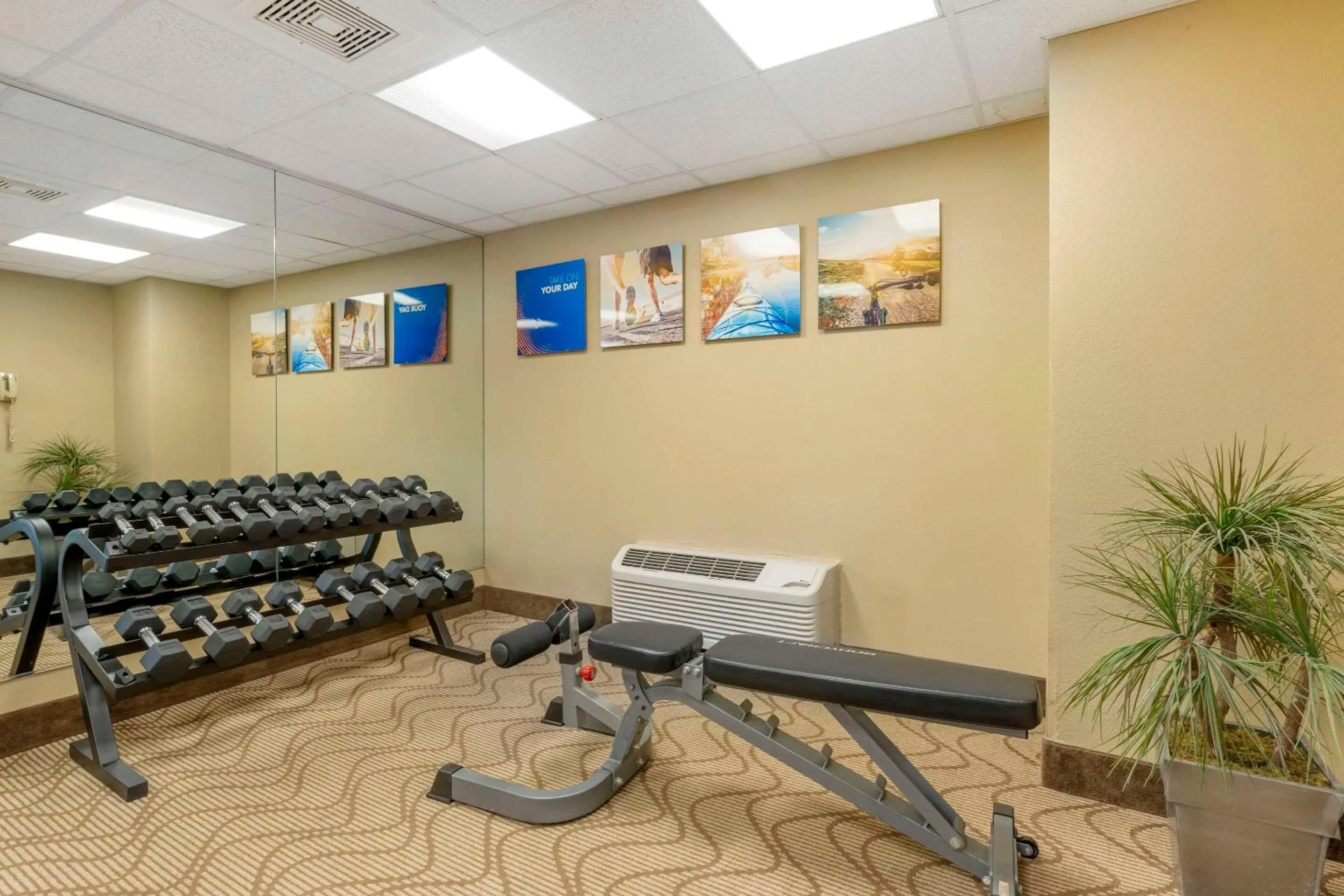 Fitness centre/facilities in Comfort Inn North-Polaris