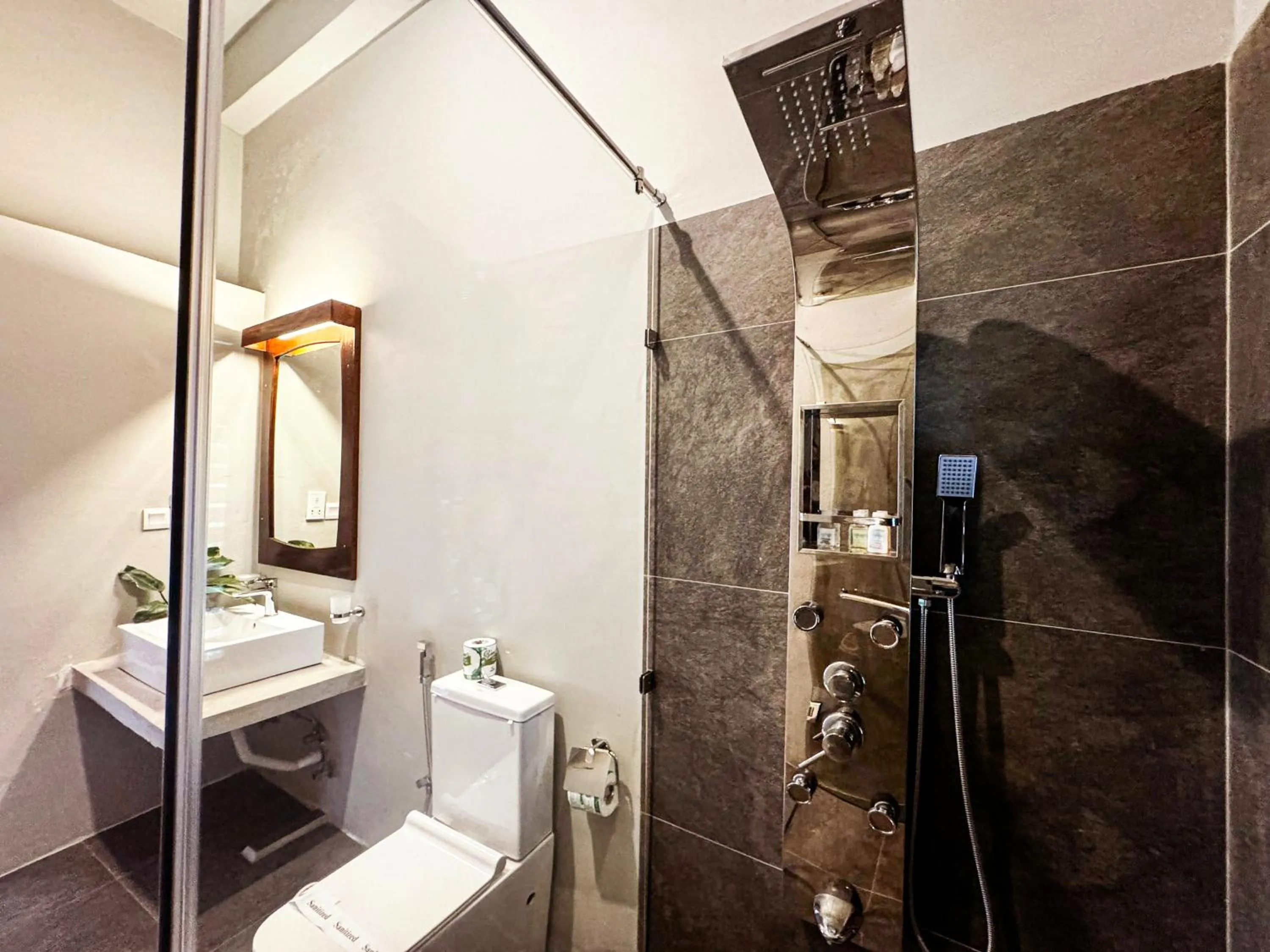 Shower in Ayur Ayur Resort & Ayurveda Retreat