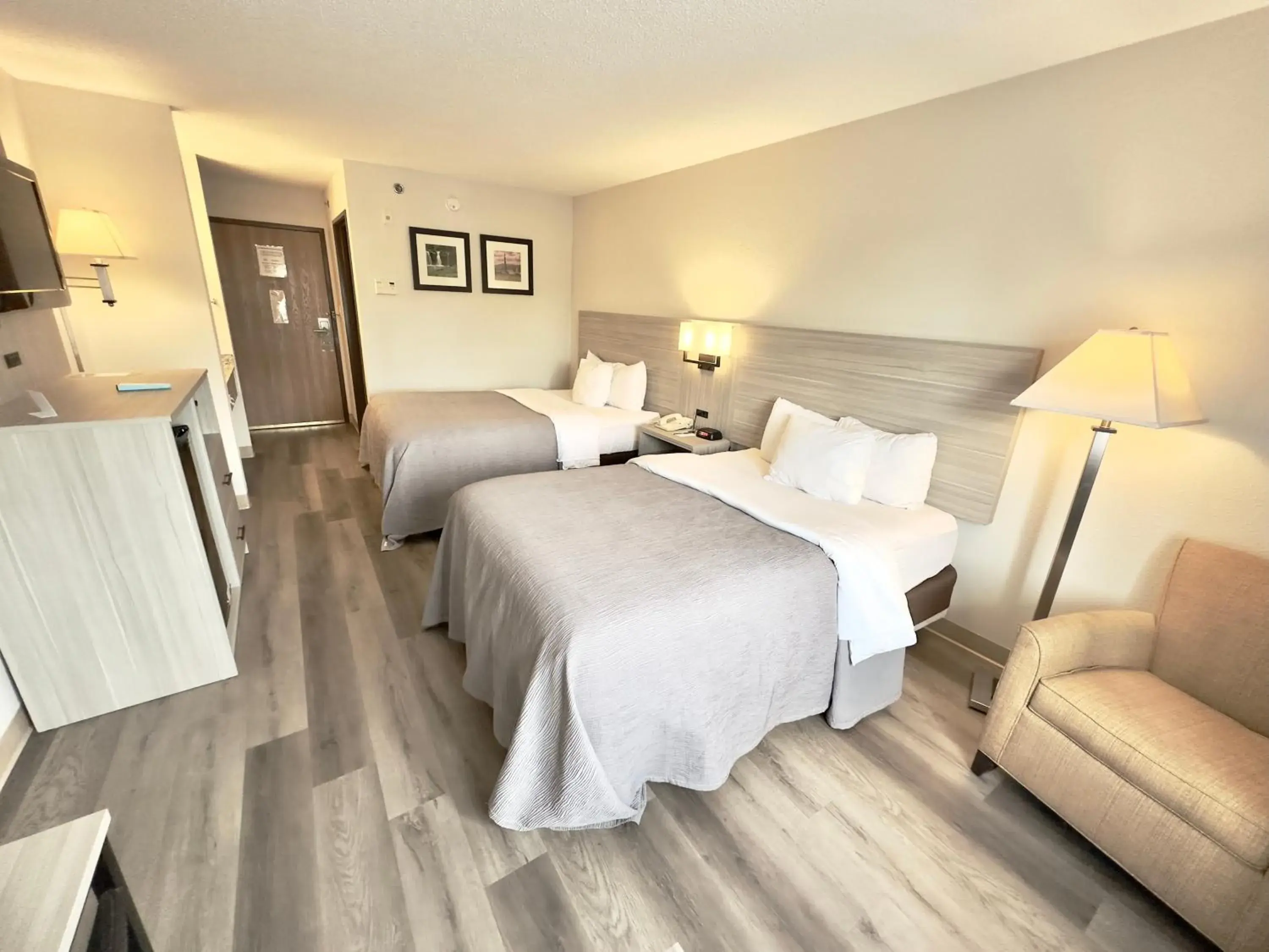 Bed in Quality Inn Bed in Quality Inn