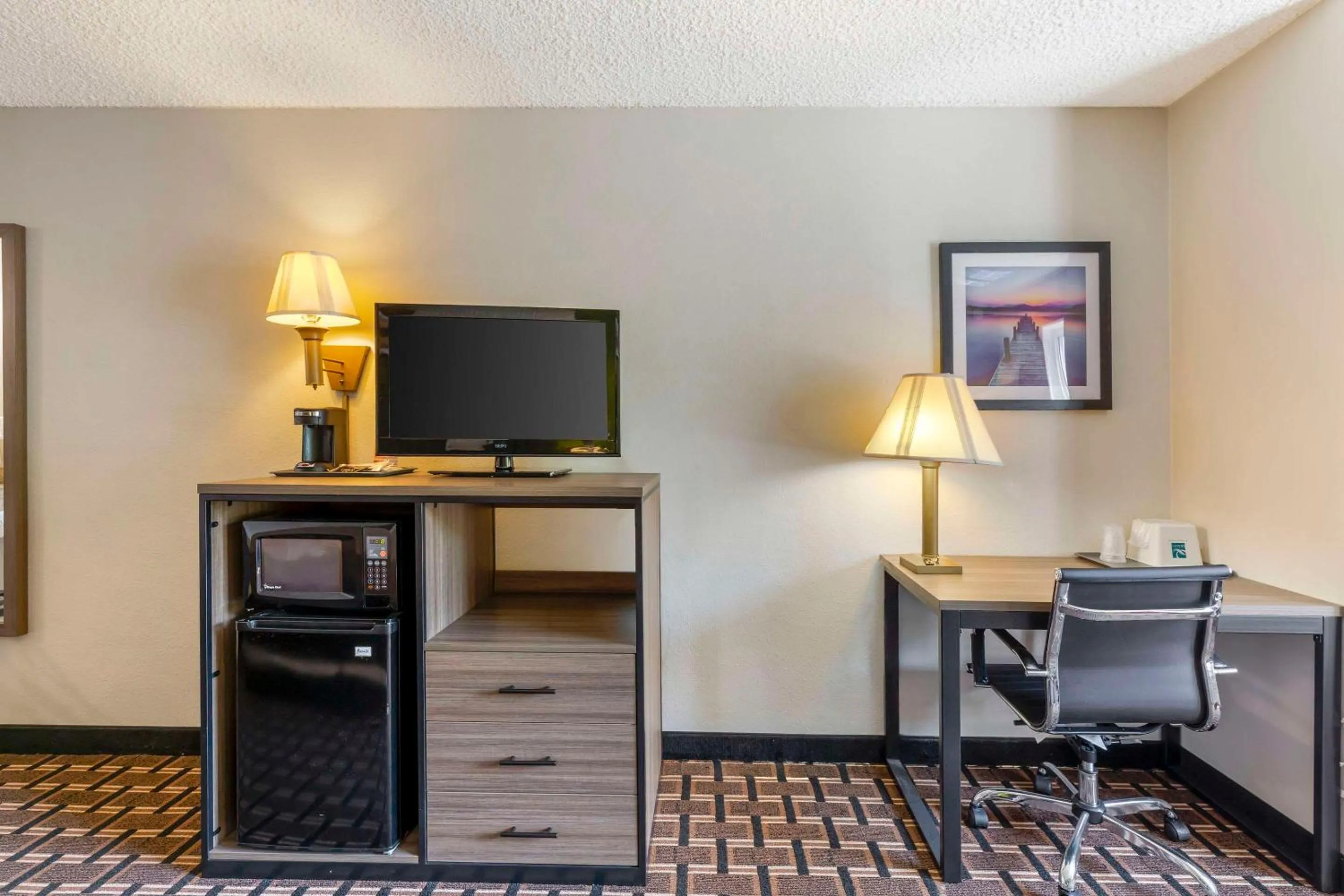 Bedroom in Rodeway Inn Huron