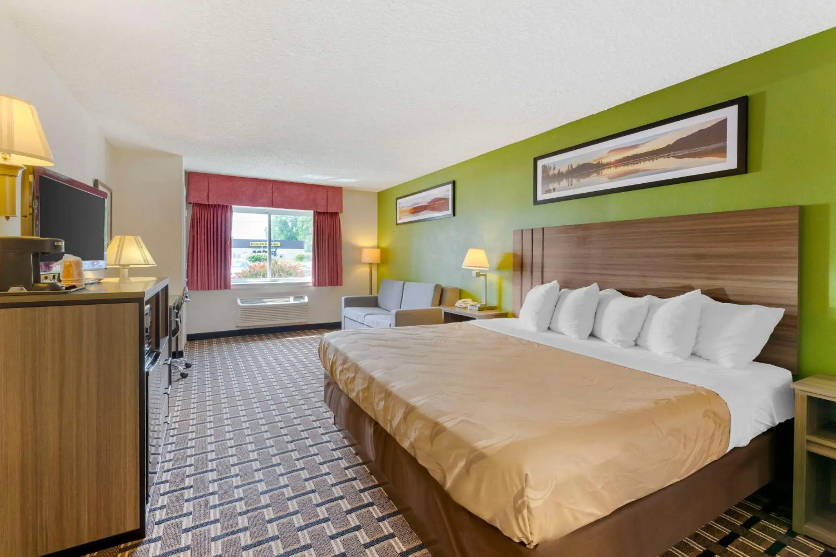 Bedroom, Bed in Rodeway Inn Huron Bedroom, Bed in Rodeway Inn Huron
