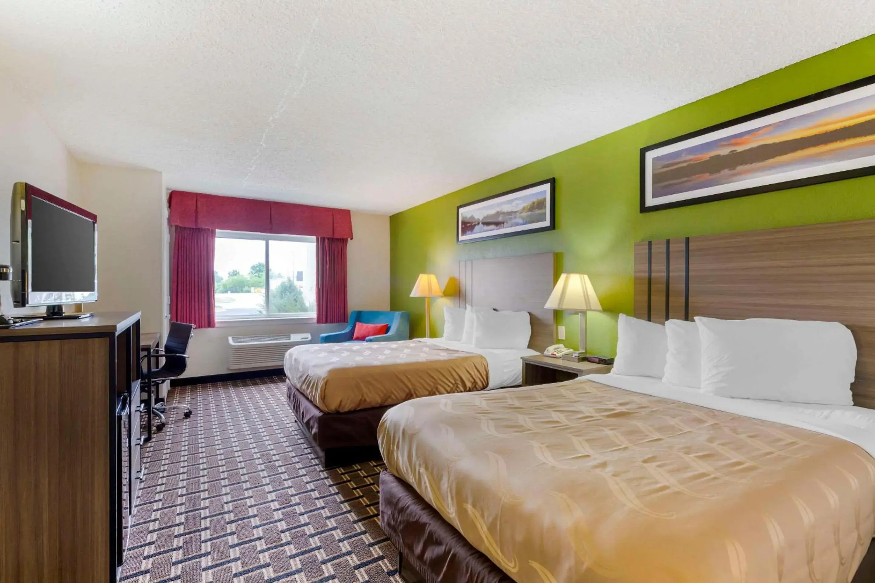 Bedroom, Bed in Rodeway Inn Huron Bedroom, Bed in Rodeway Inn Huron