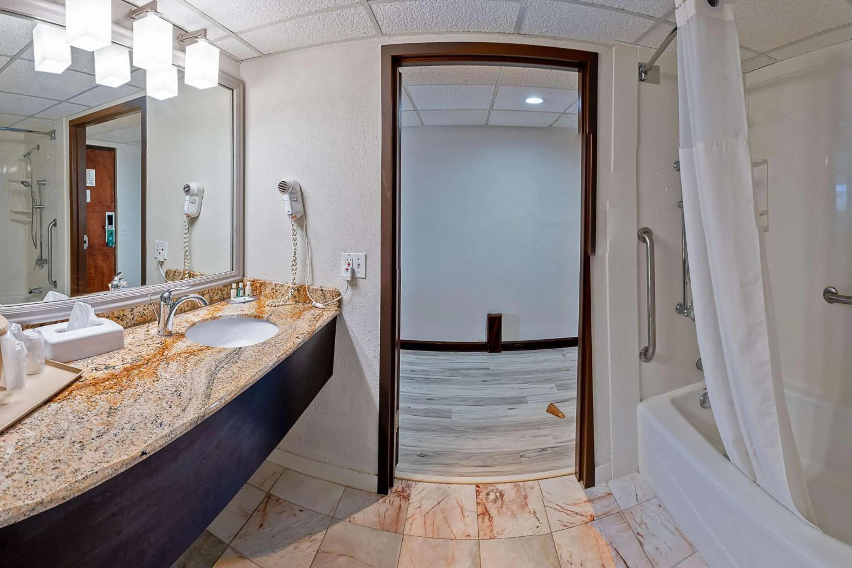 Bedroom in Quality Inn Milan-Sandusky