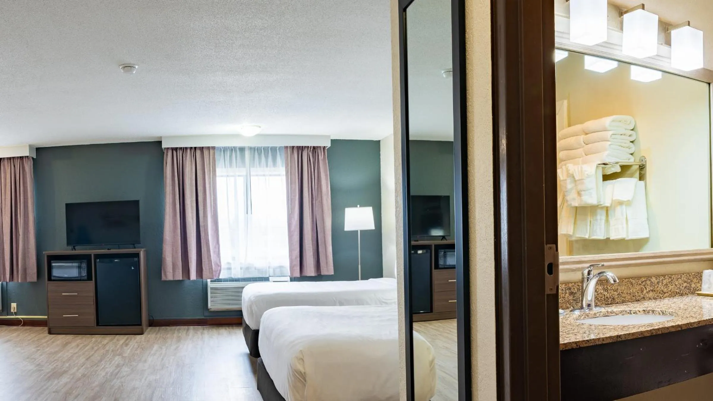 Bed in Quality Inn Milan-Sandusky
