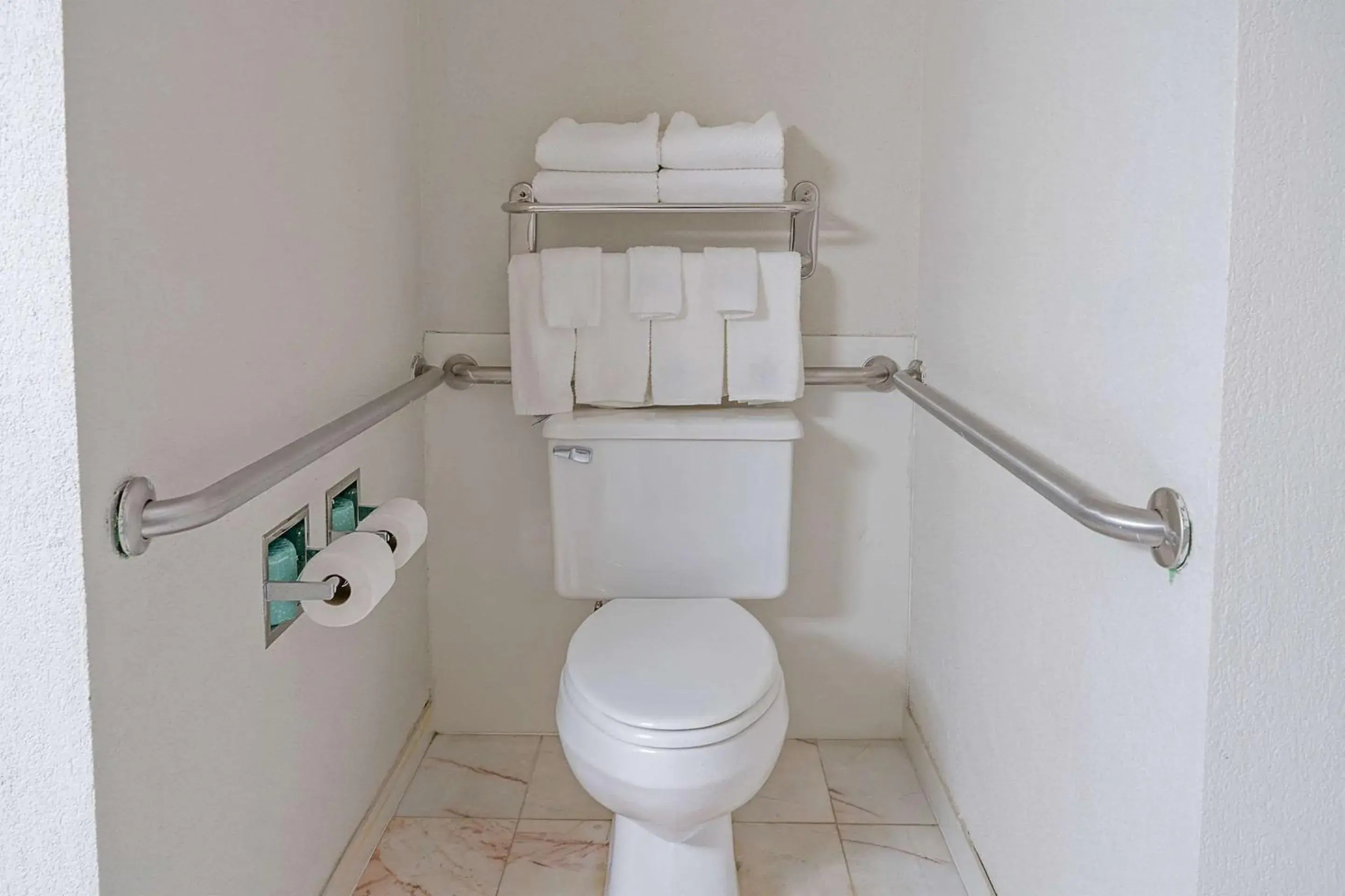 Bedroom in Quality Inn Milan-Sandusky Bedroom in Quality Inn Milan-Sandusky