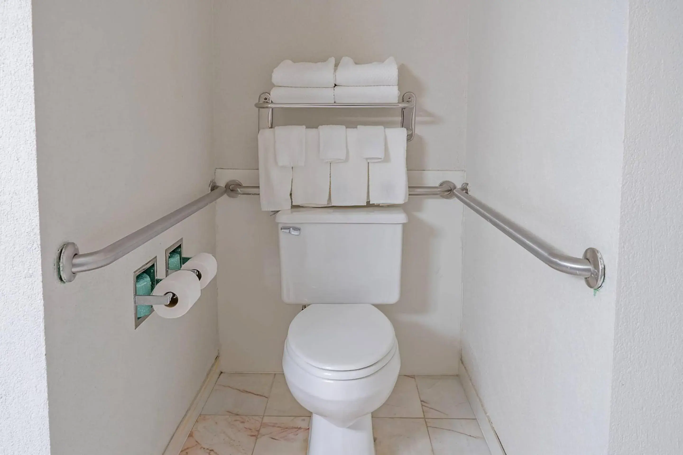 Bedroom in Quality Inn Milan-Sandusky Bedroom in Quality Inn Milan-Sandusky