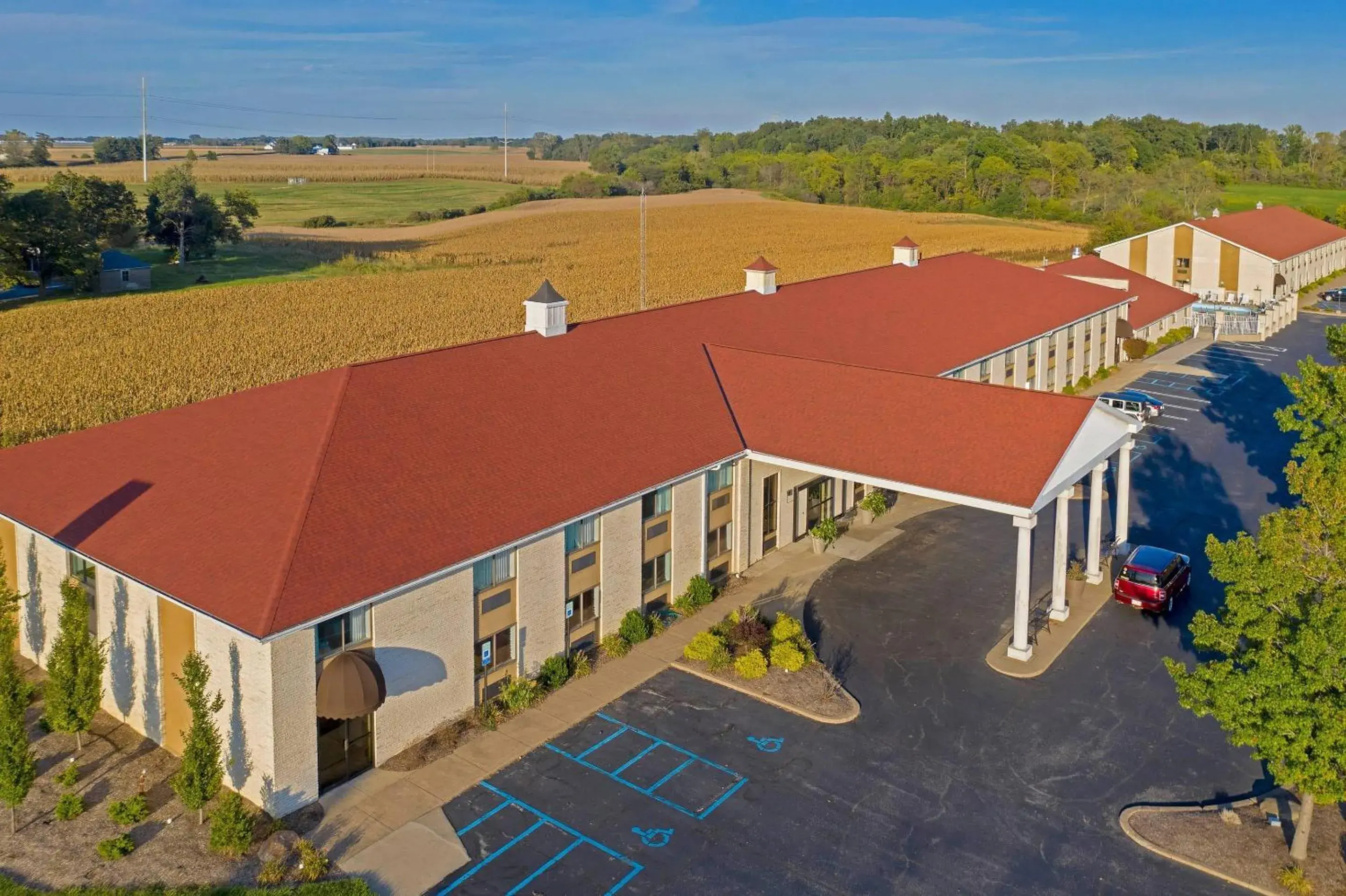 Property building in Quality Inn Milan-Sandusky Property building in Quality Inn Milan-Sandusky
