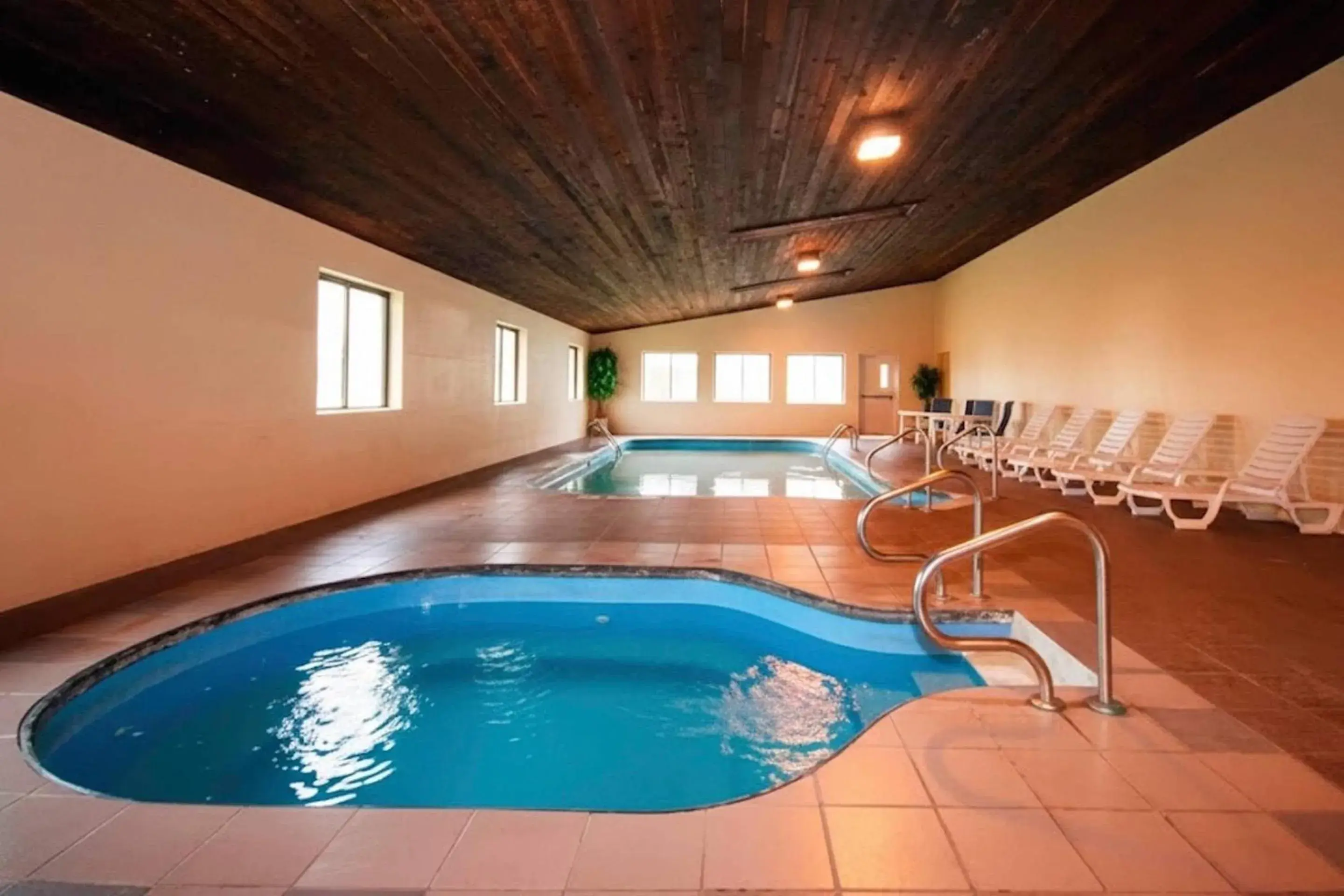 Swimming pool in Quality Inn Milan-Sandusky Swimming pool in Quality Inn Milan-Sandusky