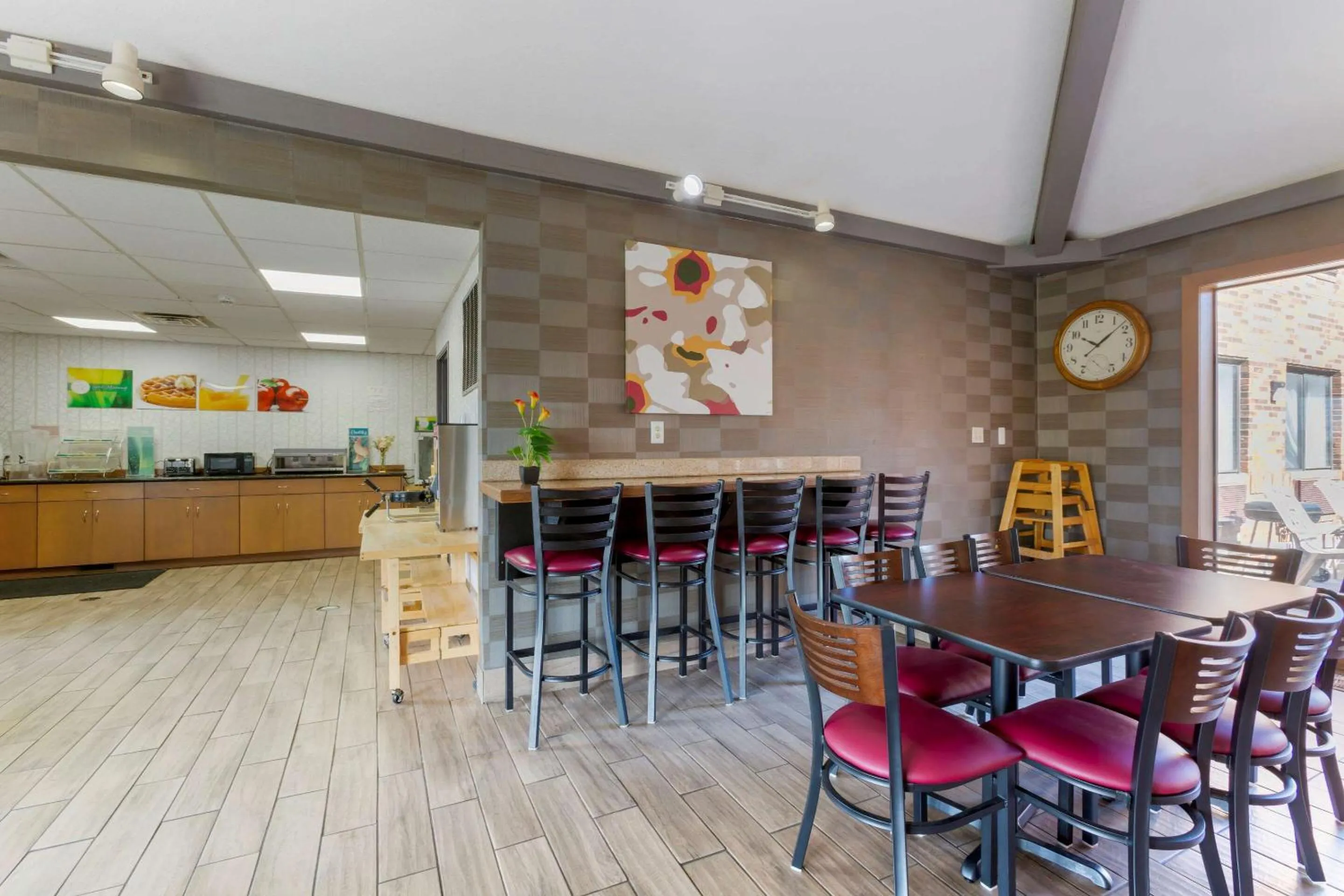 Breakfast in Quality Inn Alexis Rd