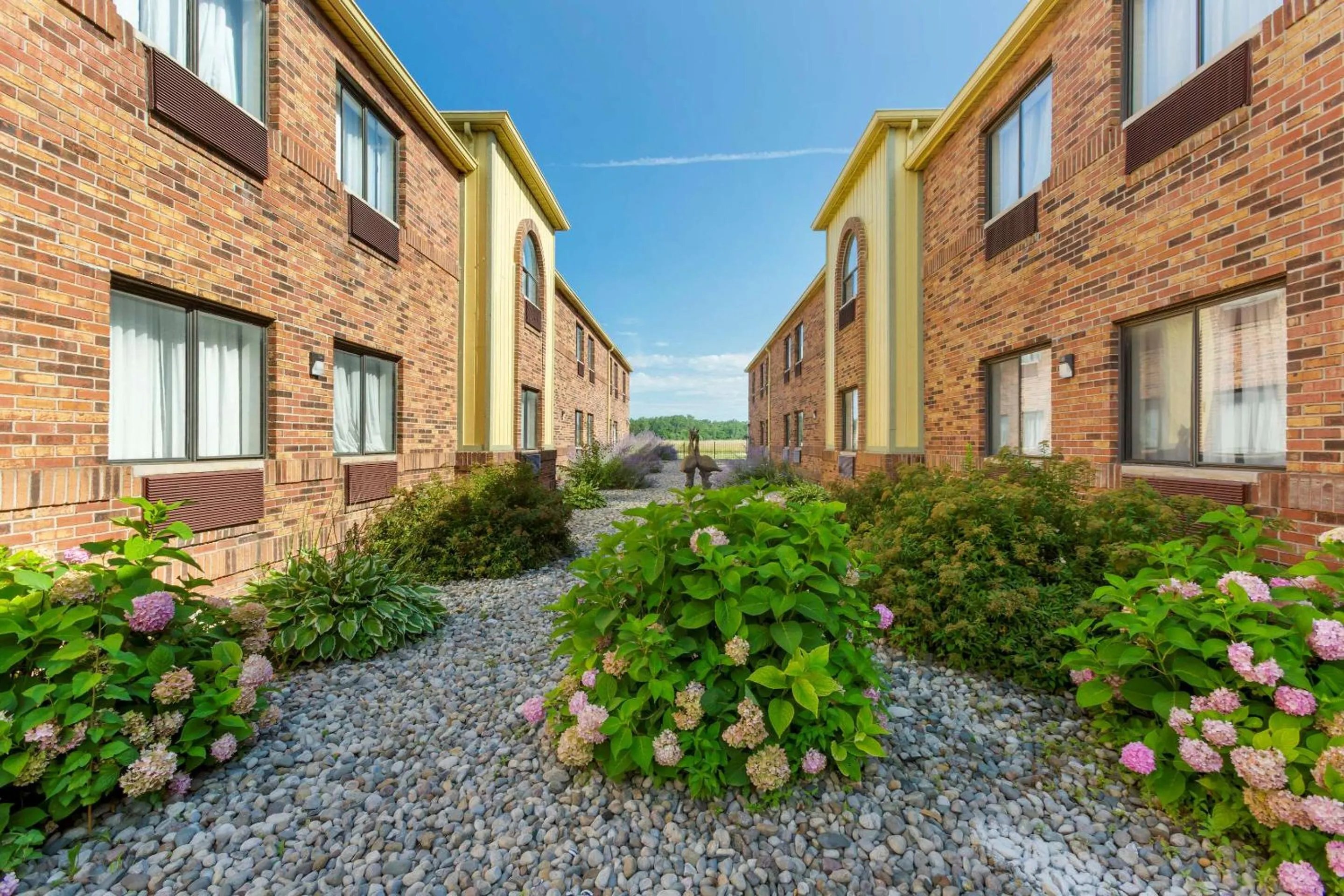 Swimming pool in Quality Inn Alexis Rd